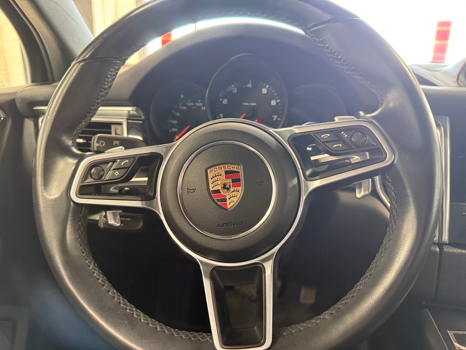 Thumbnail: 2017 Porsche Macan - 4