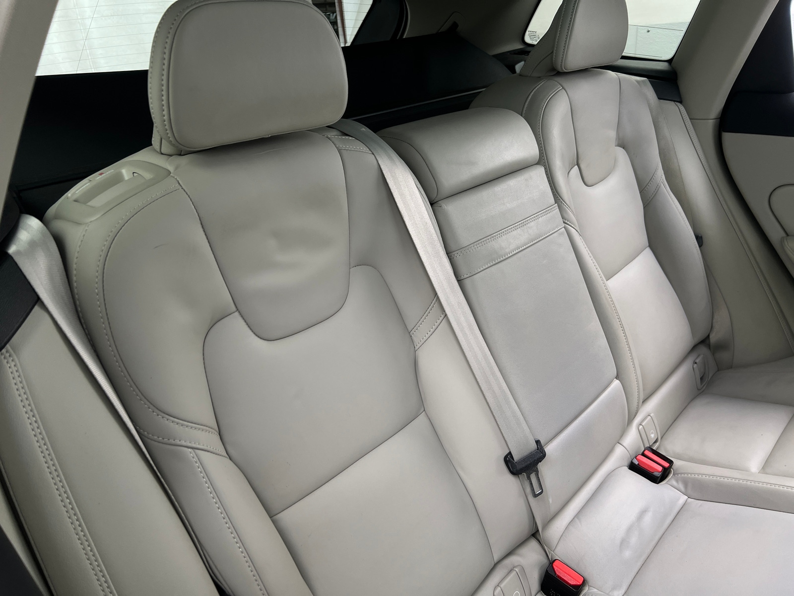 Thumbnail: 2022 Volvo XC60 - 5