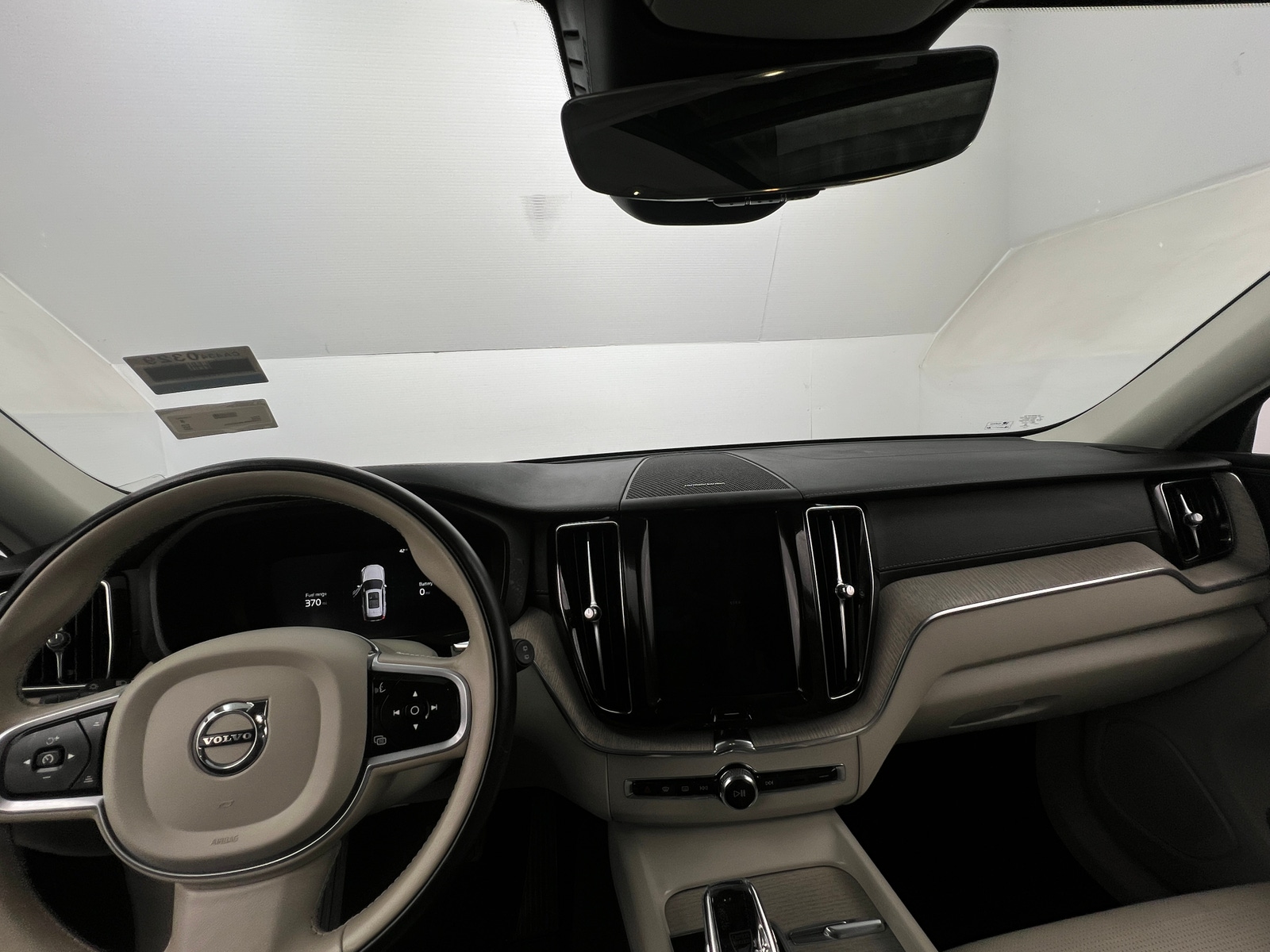 Thumbnail: 2022 Volvo XC60 - 2