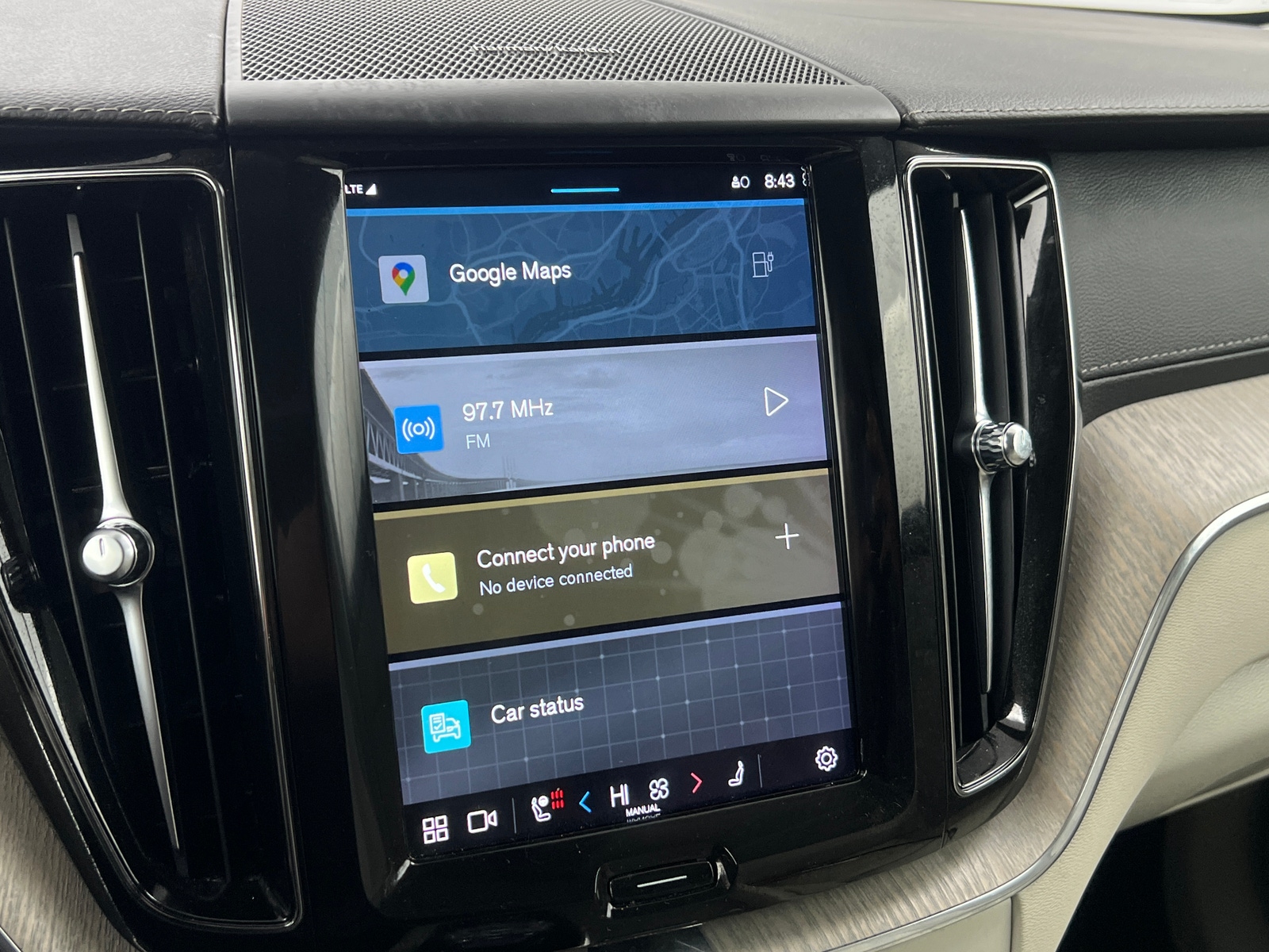 Thumbnail: 2022 Volvo XC60 - 3