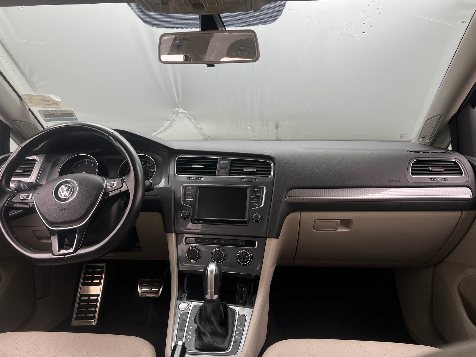 Thumbnail: 2017 Volkswagen Golf - 2