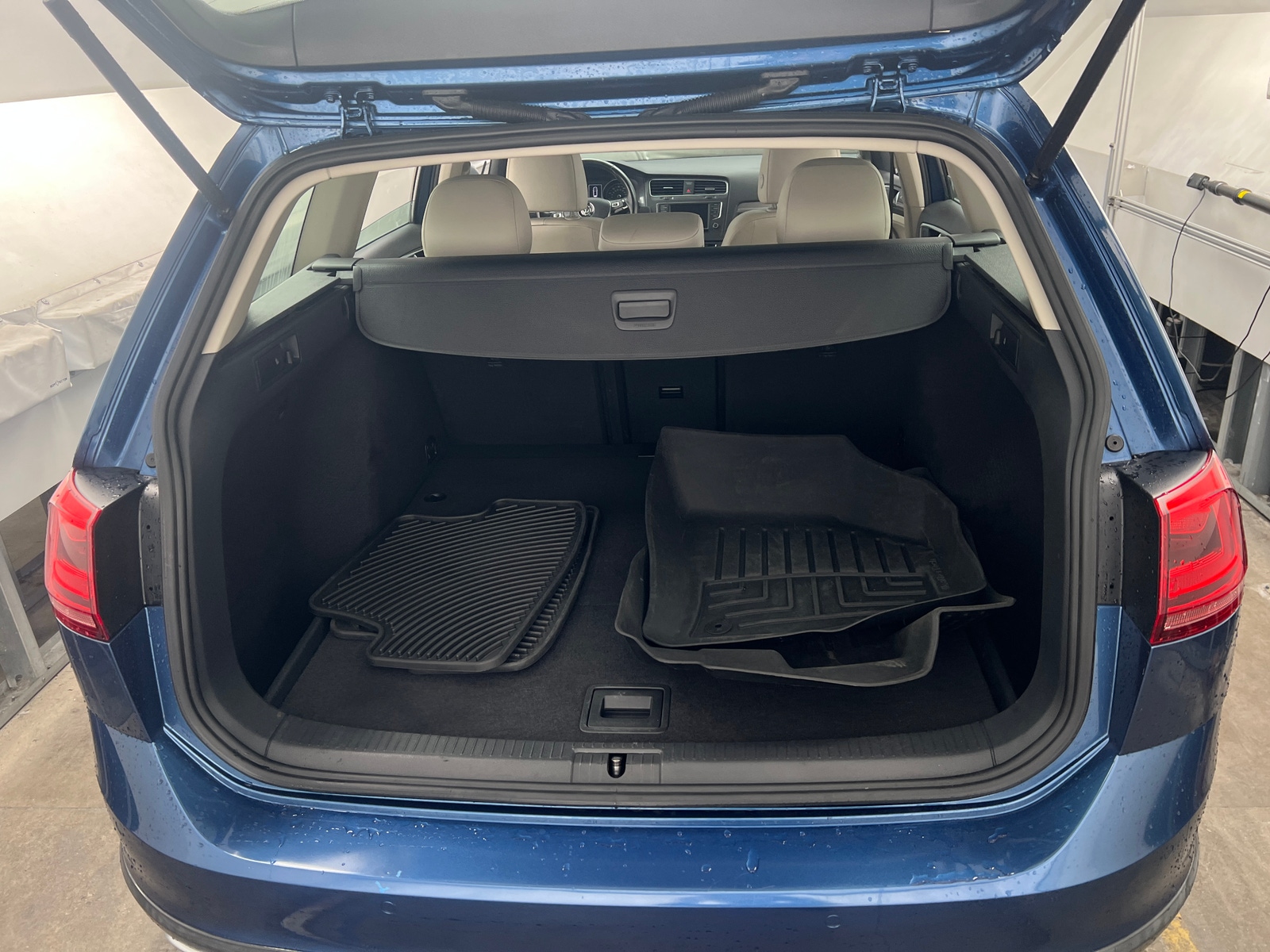 Thumbnail: 2017 Volkswagen Golf - 6