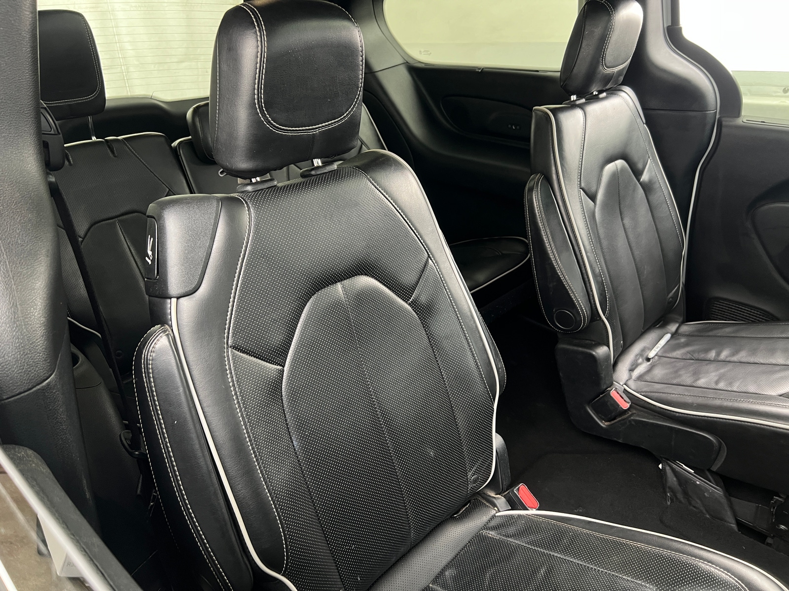 Thumbnail: 2018 Chrysler Pacifica - 5