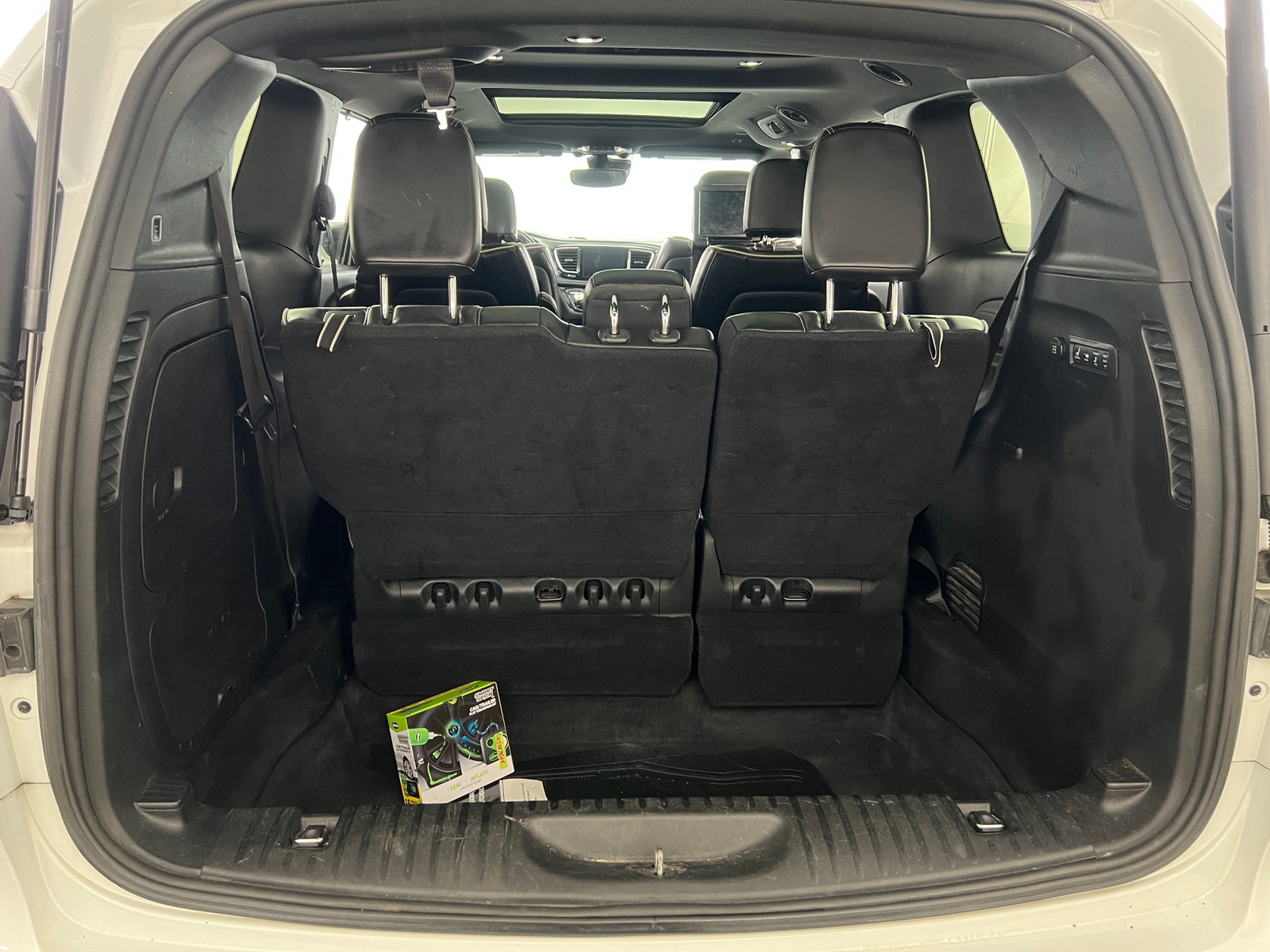 Thumbnail: 2018 Chrysler Pacifica - 6