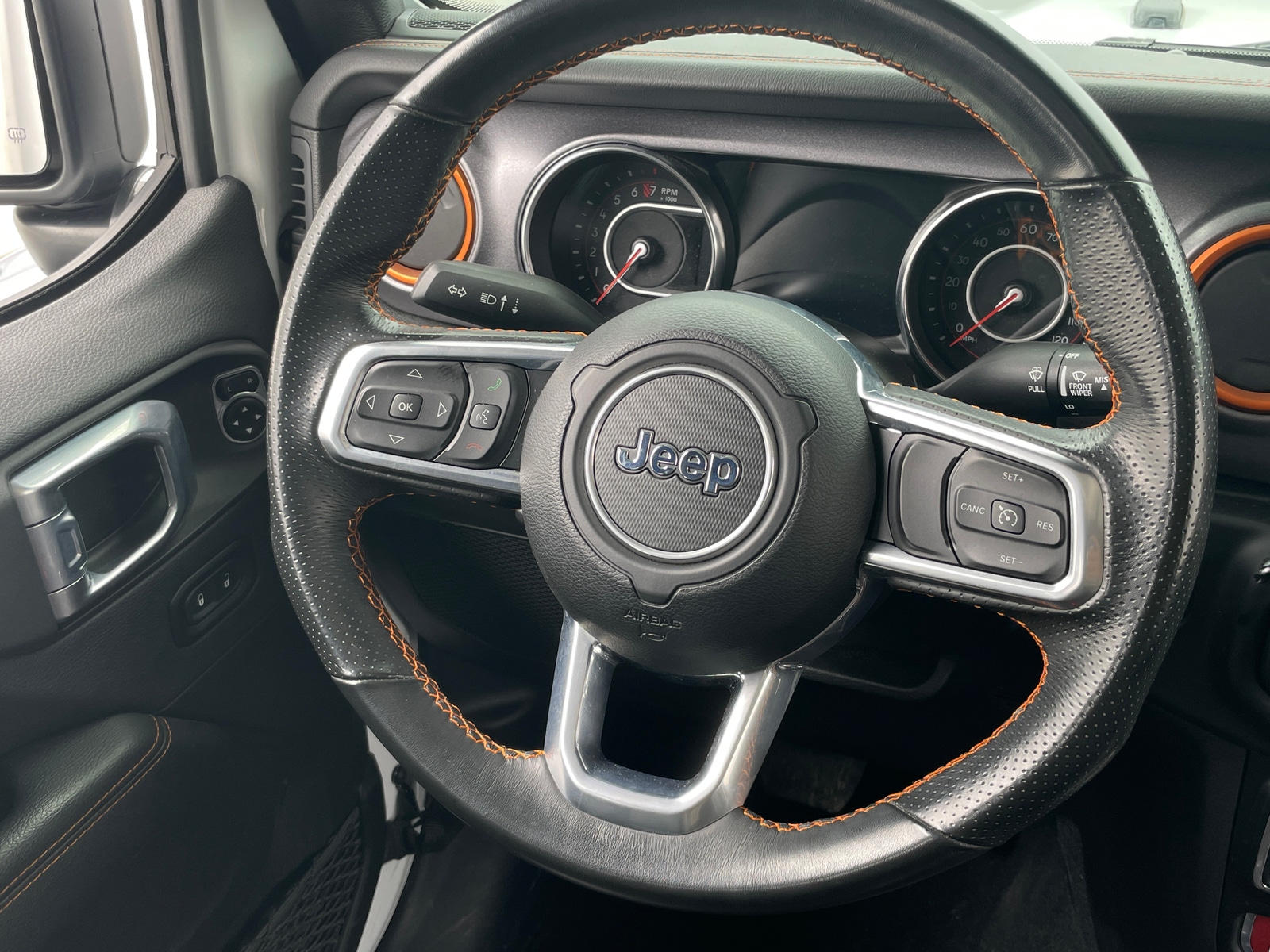 Thumbnail: 2021 Jeep Gladiator - 4