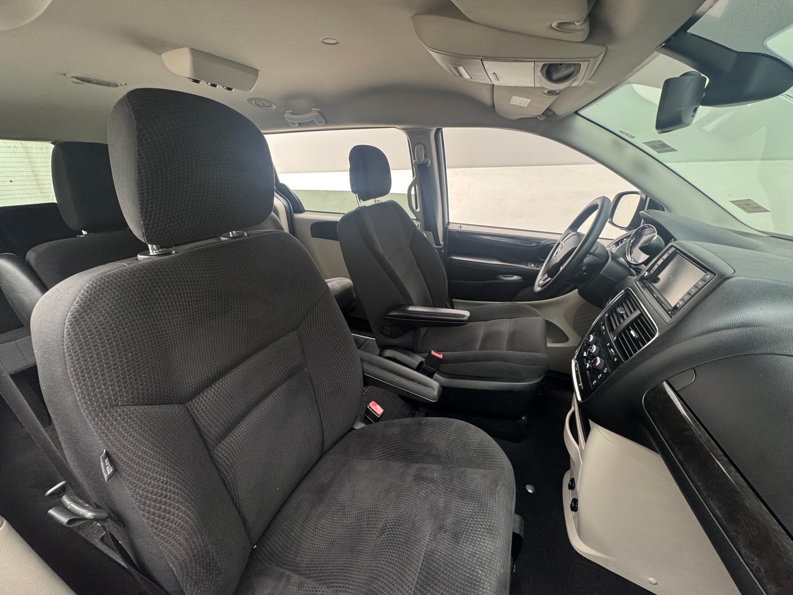 Thumbnail: 2018 Dodge Grand Caravan - 2