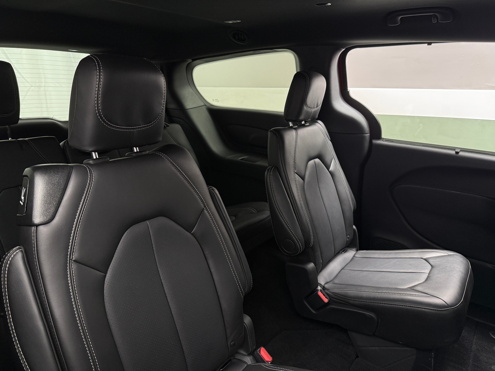 Thumbnail: 2026 Chrysler Pacifica - 5