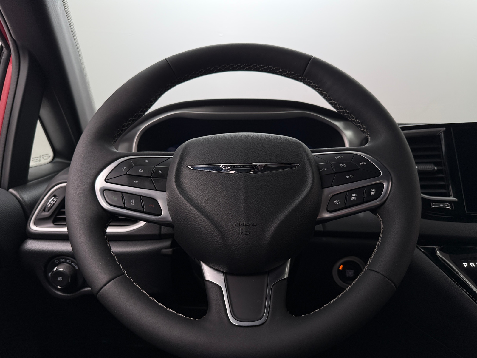 Thumbnail: 2026 Chrysler Pacifica - 4