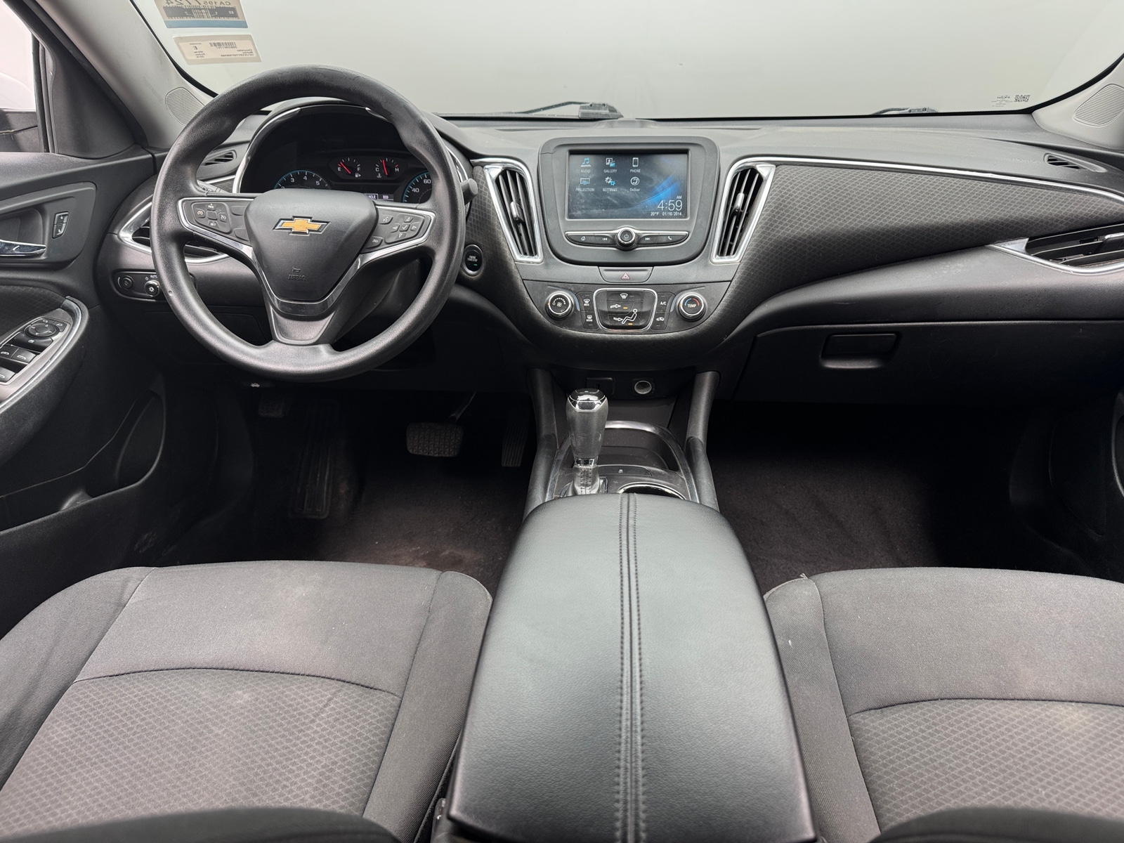 Thumbnail: 2016 Chevrolet Malibu - 3