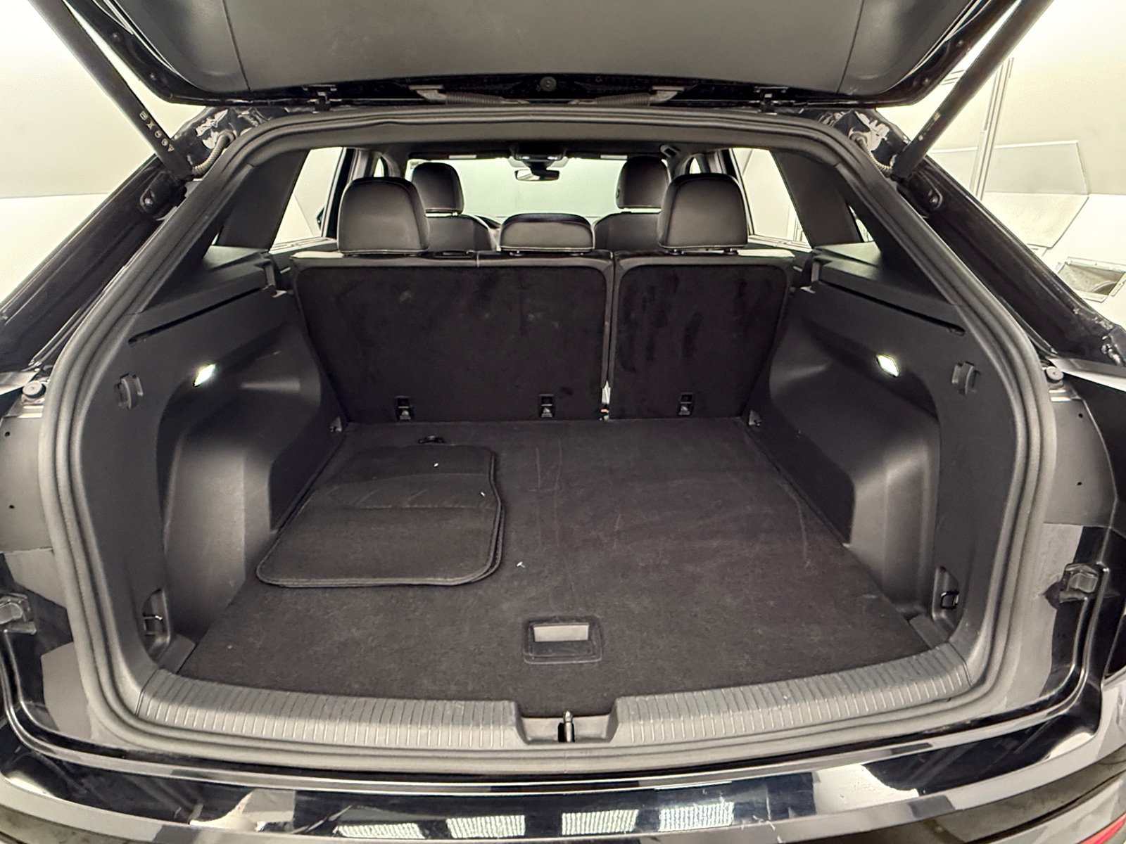 Thumbnail: 2025 Volkswagen Atlas - 6