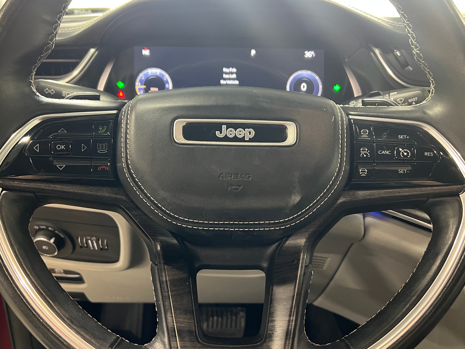 Thumbnail: 2021 Jeep Grand Cherokee L - 4