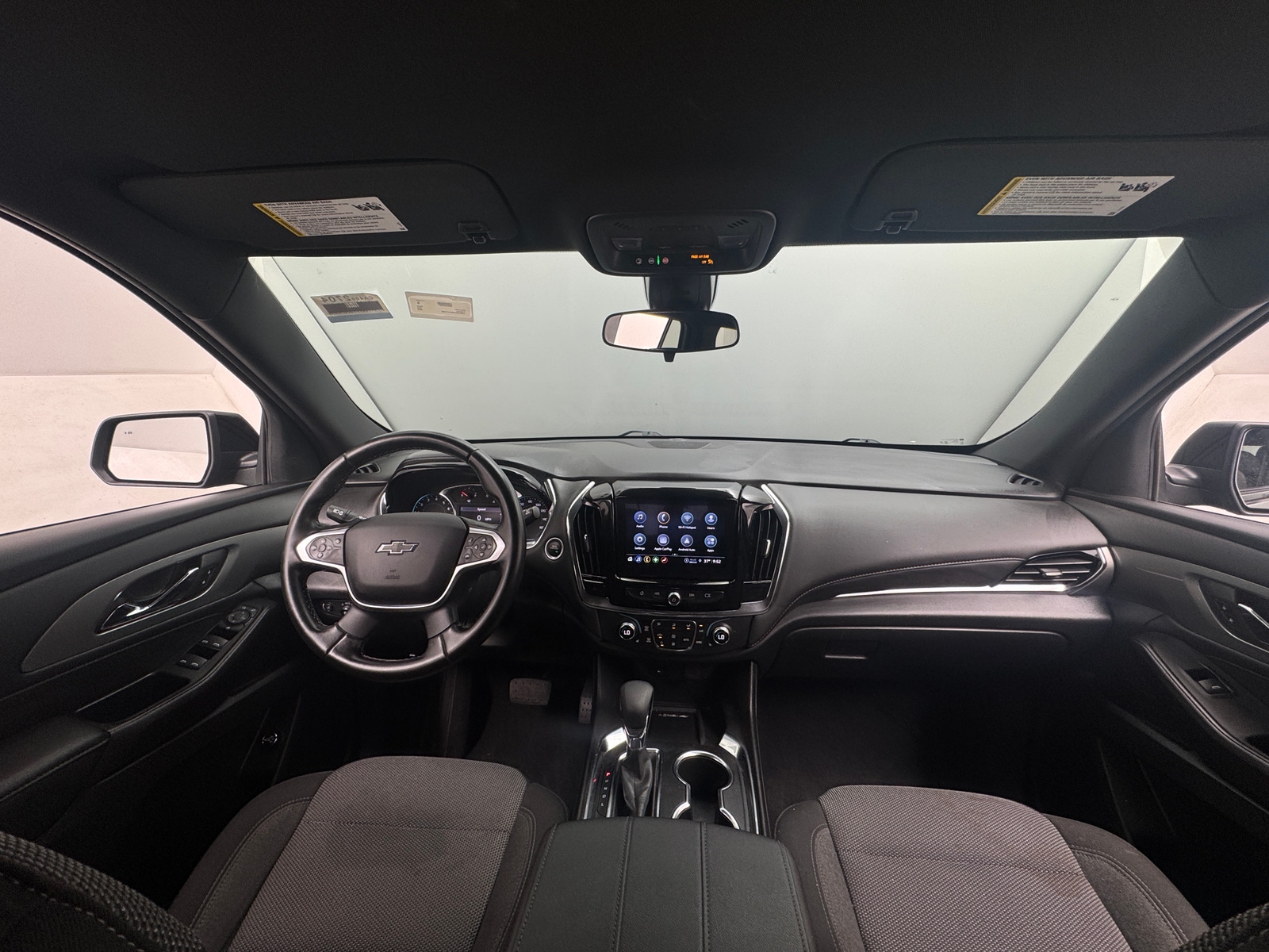 Thumbnail: 2023 Chevrolet Traverse - 3