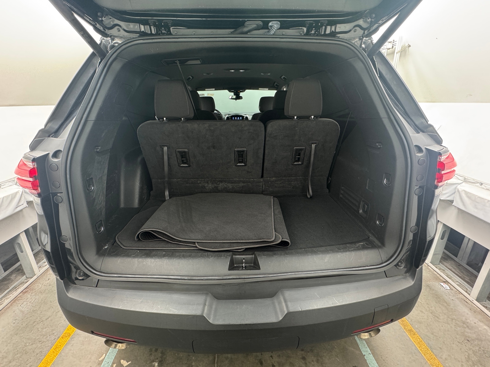 Thumbnail: 2023 Chevrolet Traverse - 7