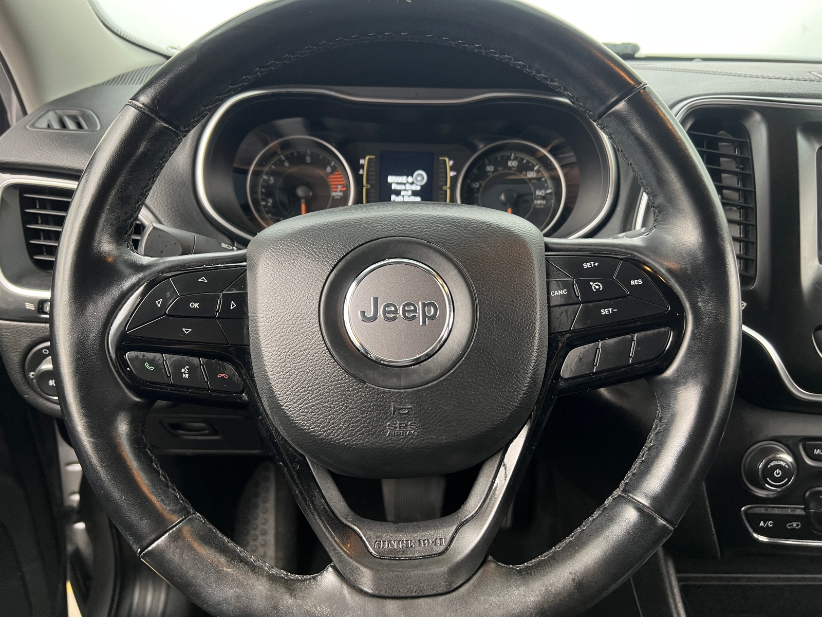 Thumbnail: 2021 Jeep Cherokee - 5