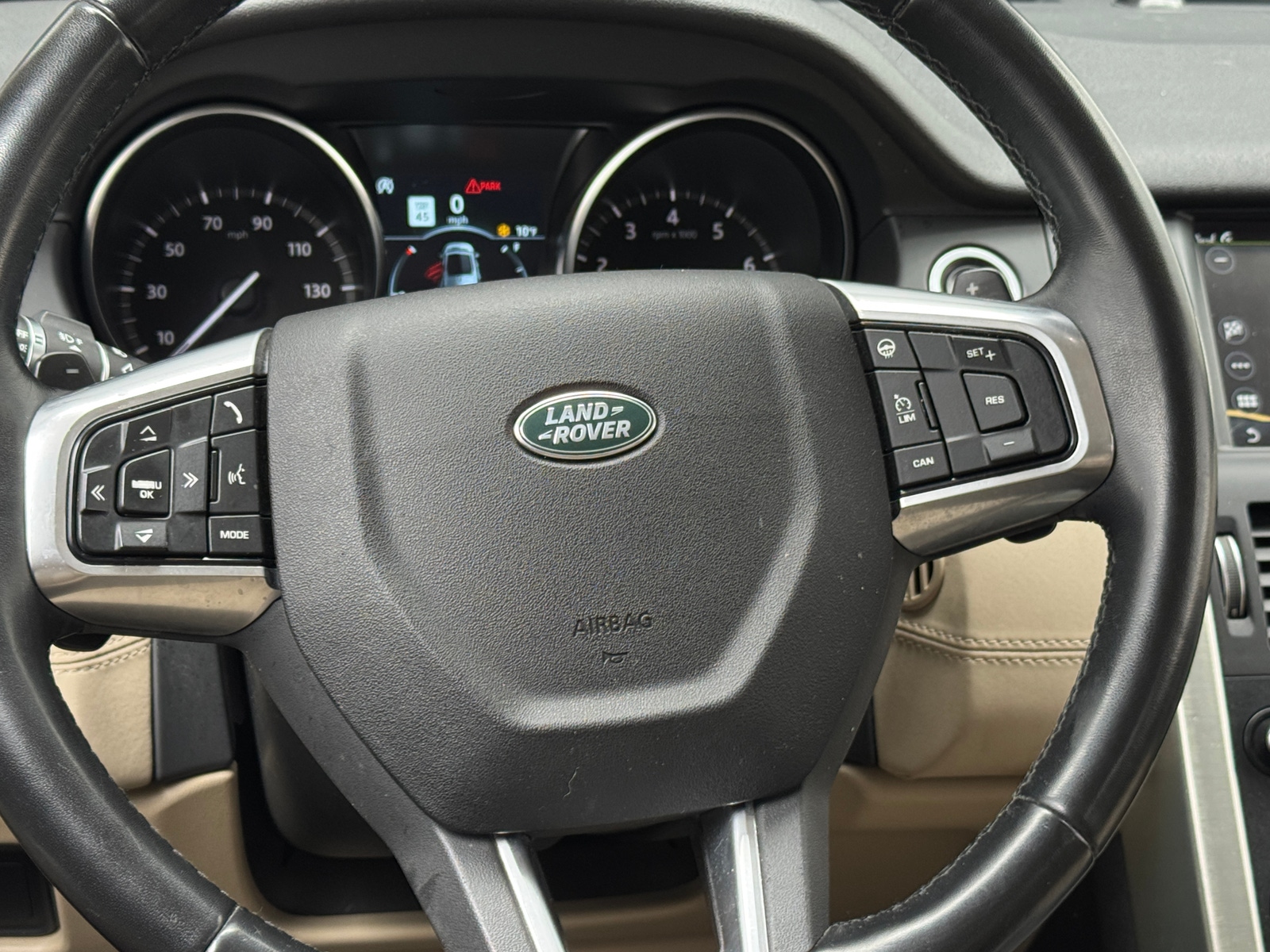 Thumbnail: 2019 Land Rover Discovery Sport - 4