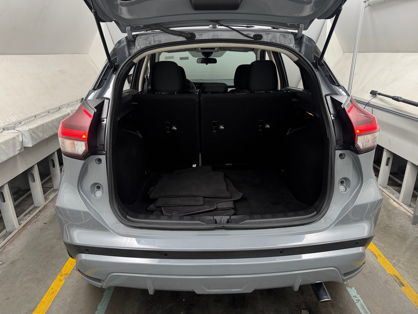 Thumbnail: 2021 Nissan Kicks - 7