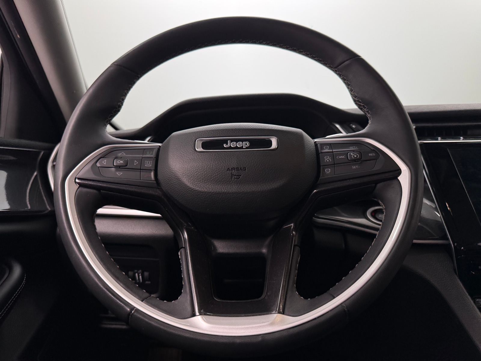 Thumbnail: 2023 Jeep Grand Cherokee - 5