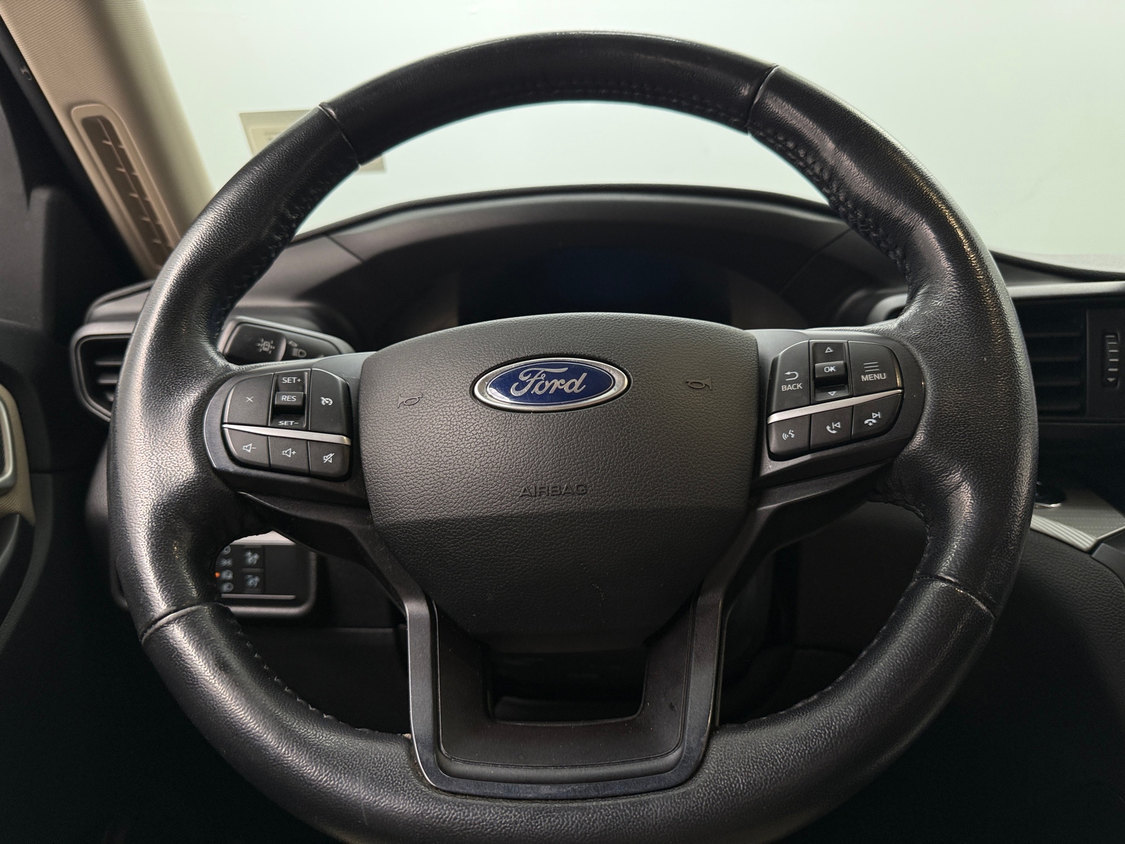 Thumbnail: 2020 Ford Explorer - 5