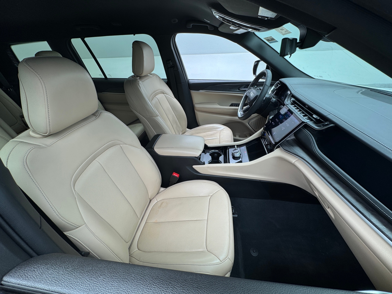 Thumbnail: 2023 Jeep Grand Cherokee L - 2