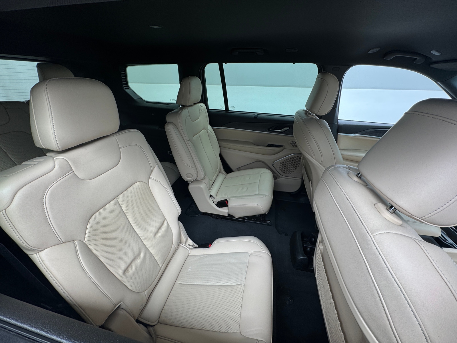 Thumbnail: 2023 Jeep Grand Cherokee L - 6