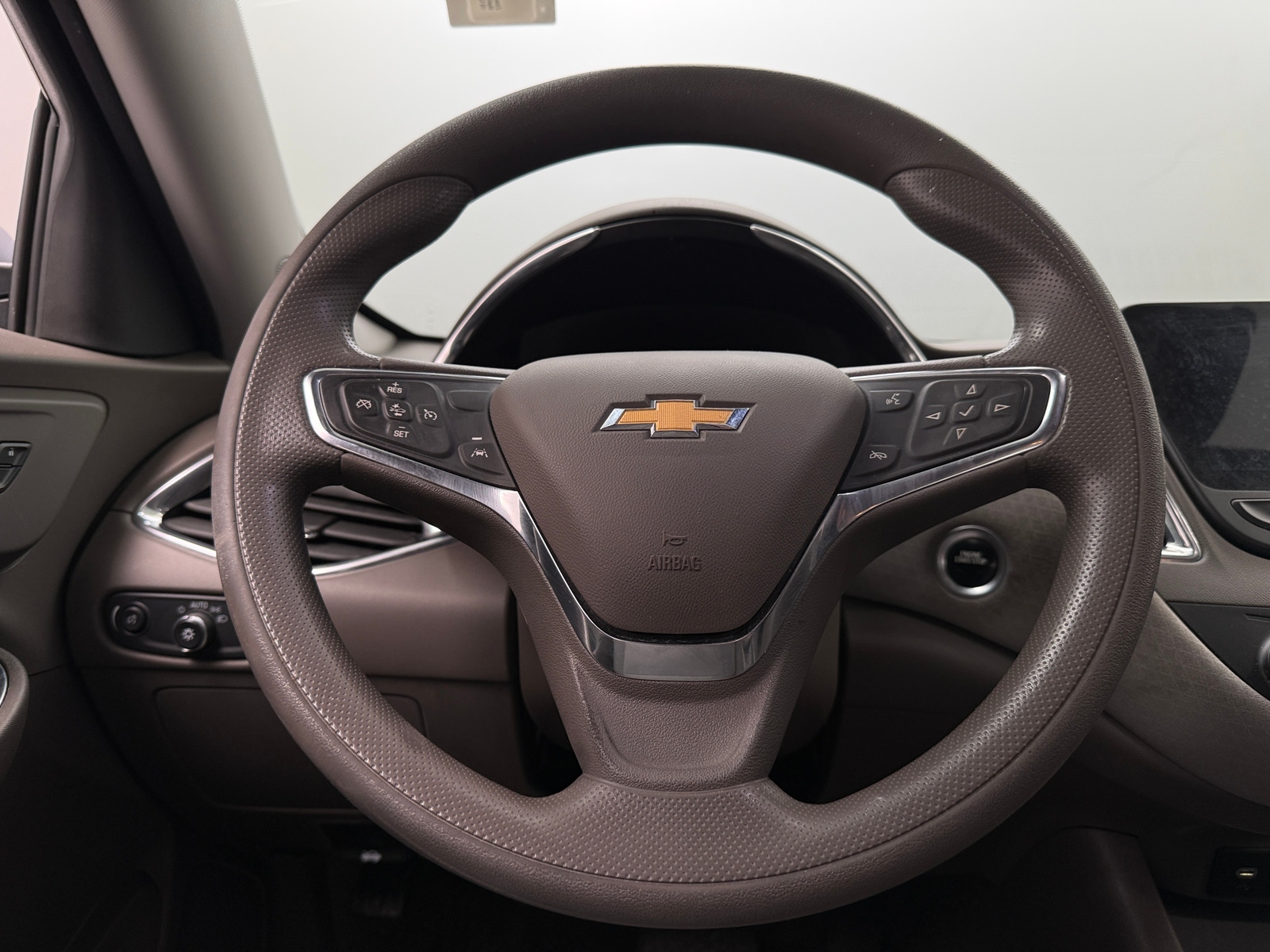 Thumbnail: 2021 Chevrolet Malibu - 5