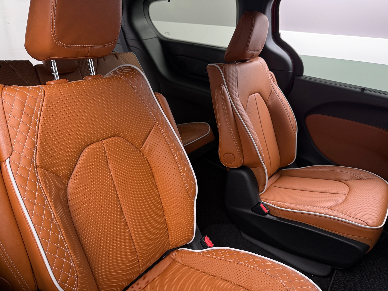 Thumbnail: 2026 Chrysler Pacifica - 5