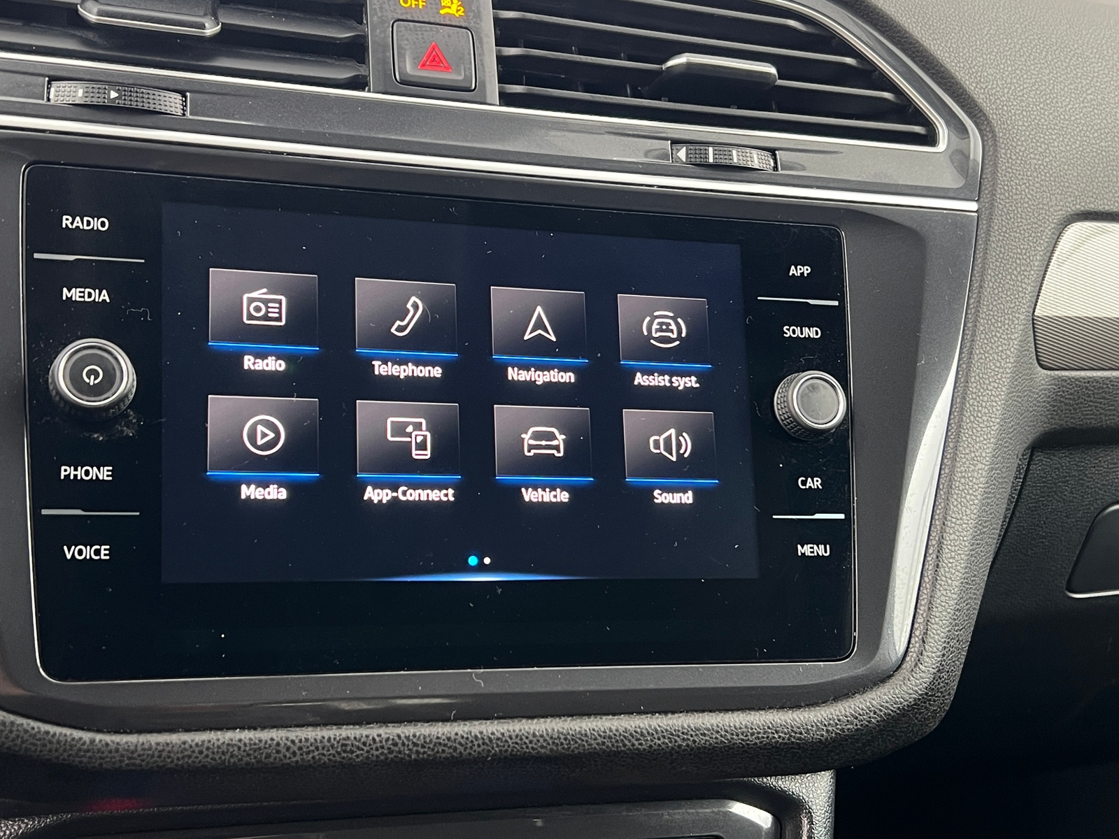 Thumbnail: 2024 Volkswagen Tiguan - 3