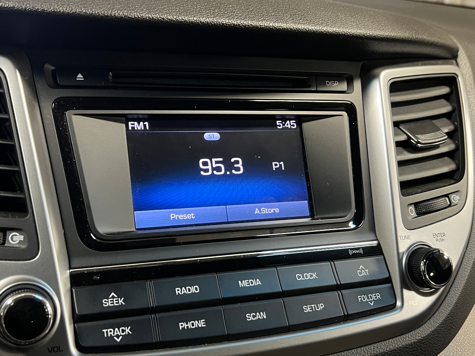 Thumbnail: 2017 Hyundai Tucson - 4