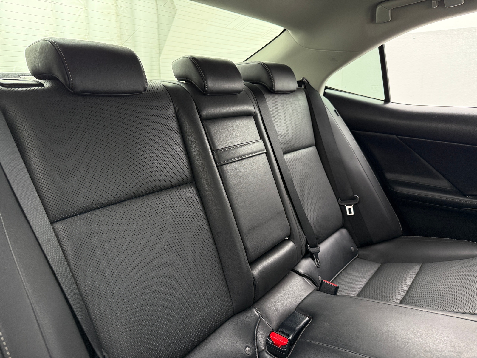 Thumbnail: 2018 Lexus IS - 5