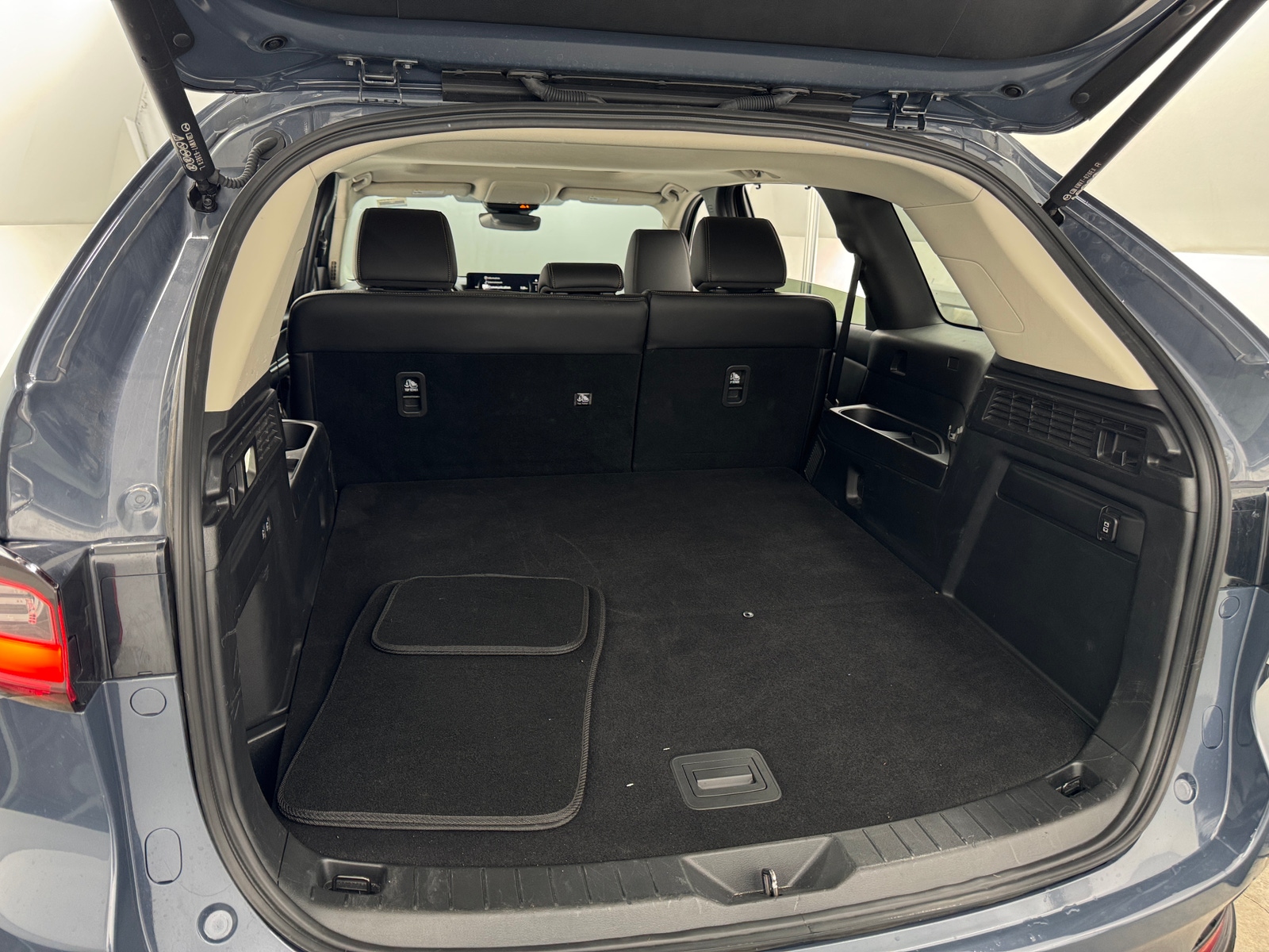 Thumbnail: 2025 Mazda CX-70 - 6