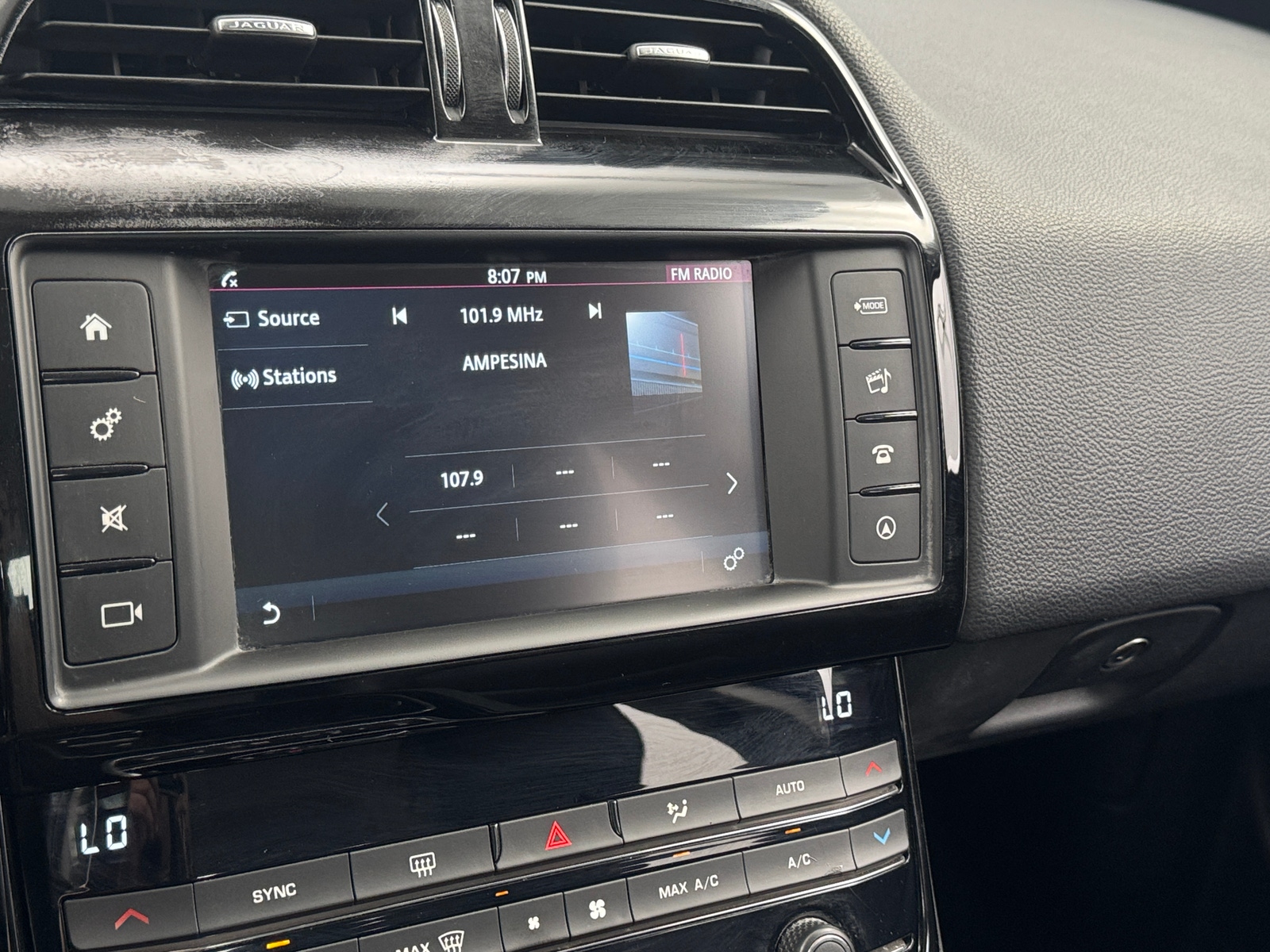 Thumbnail: 2017 Jaguar XE - 3