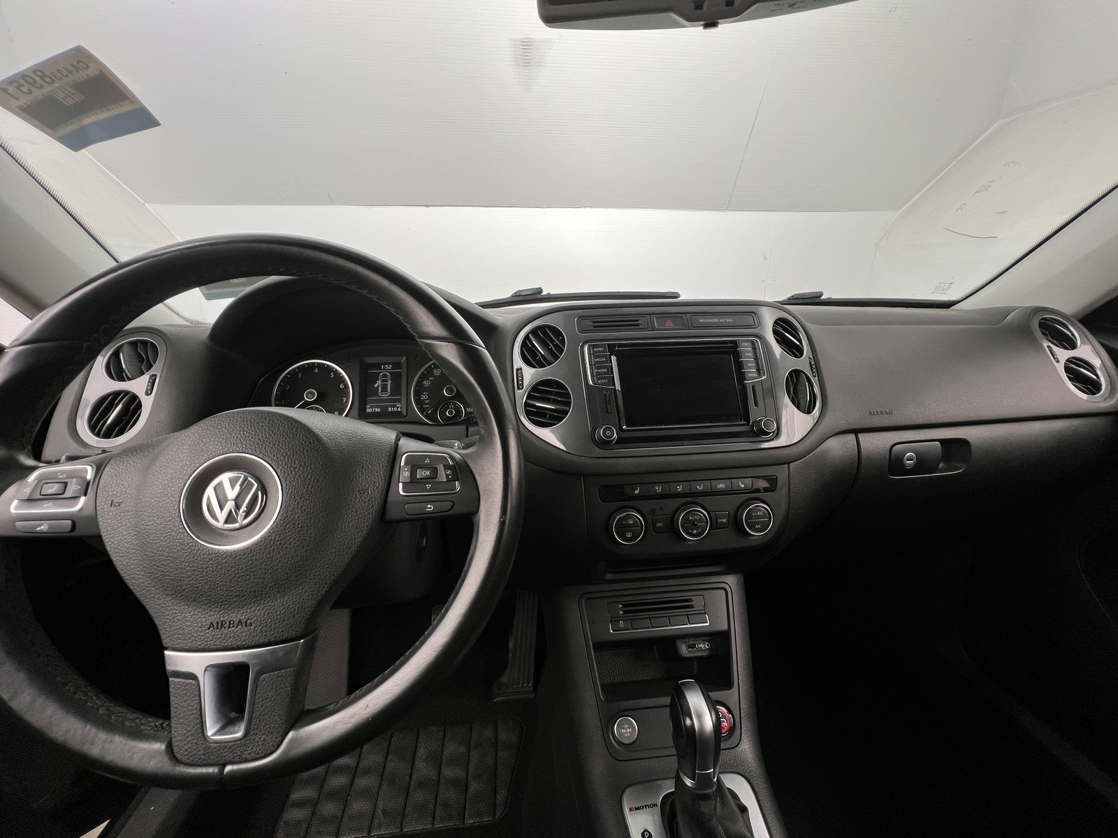 Thumbnail: 2017 Volkswagen Tiguan - 2