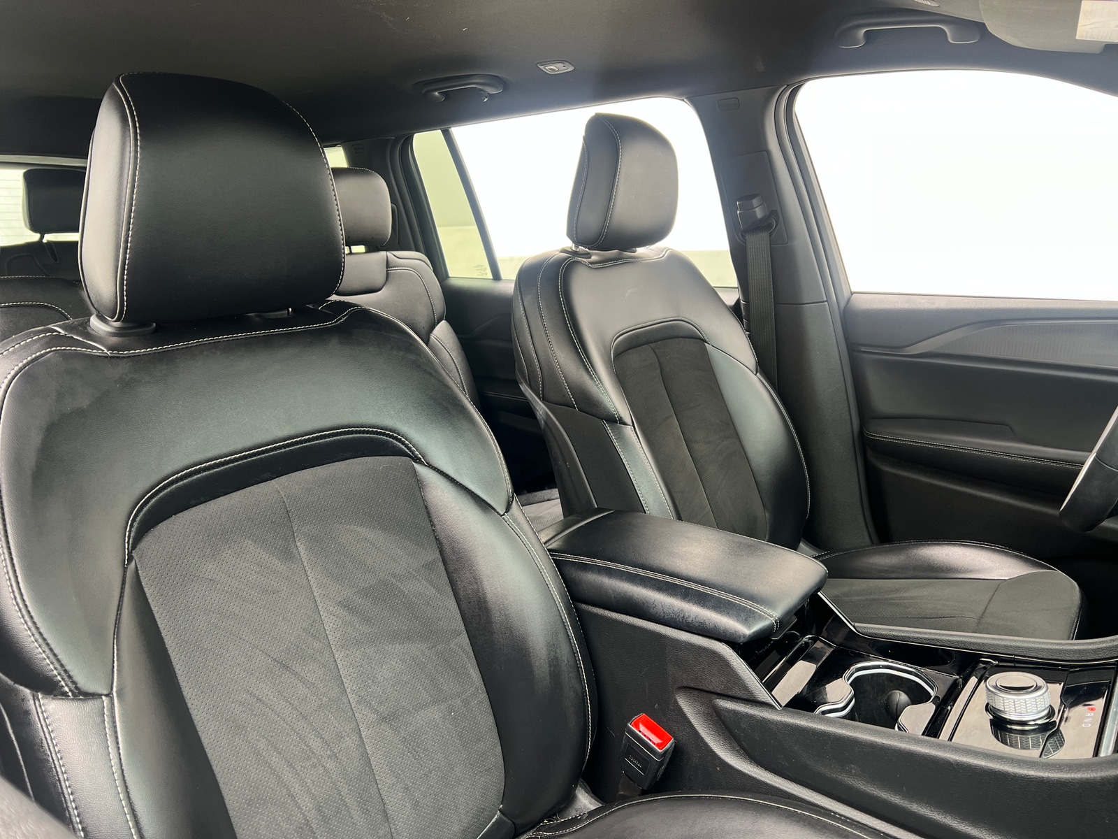 Thumbnail: 2023 Jeep Grand Cherokee L - 2