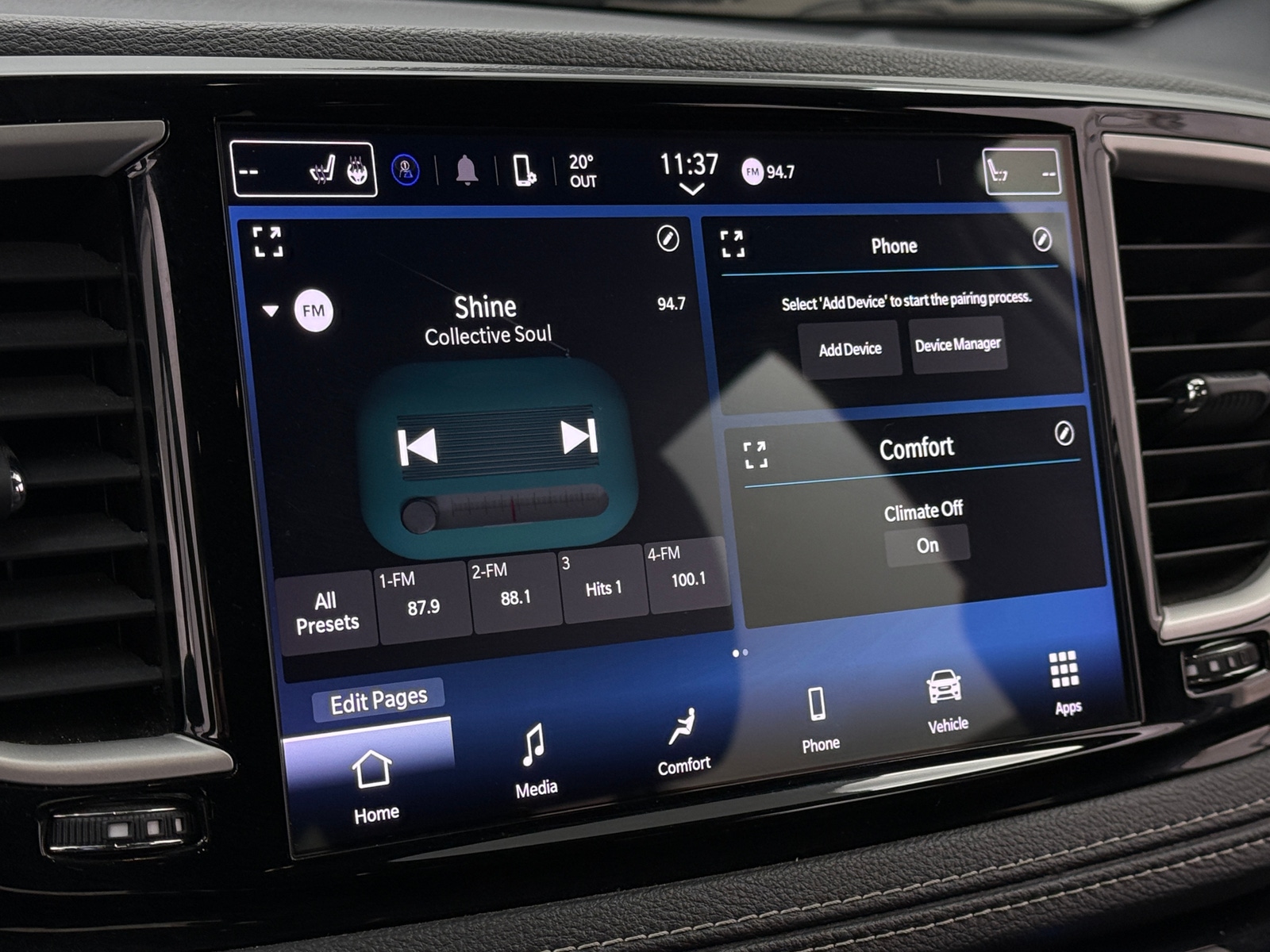 Thumbnail: 2023 Chrysler Pacifica - 4