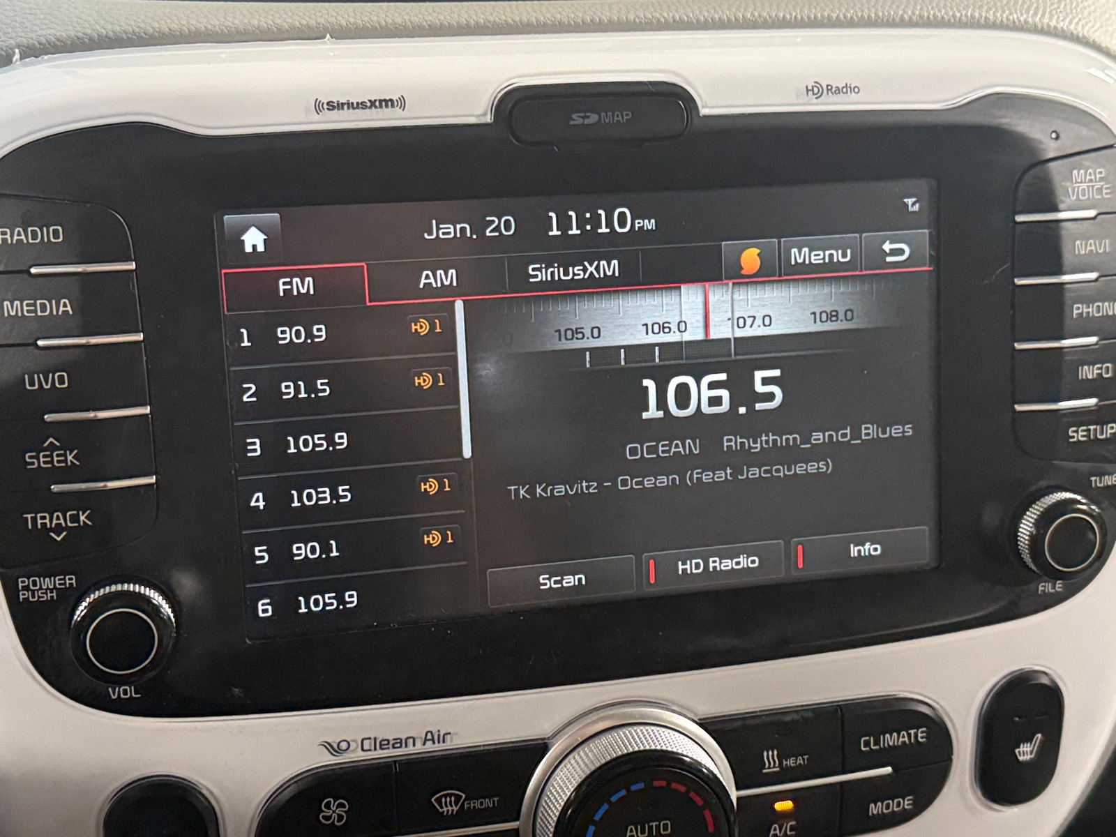 Thumbnail: 2018 Kia Soul EV - 4