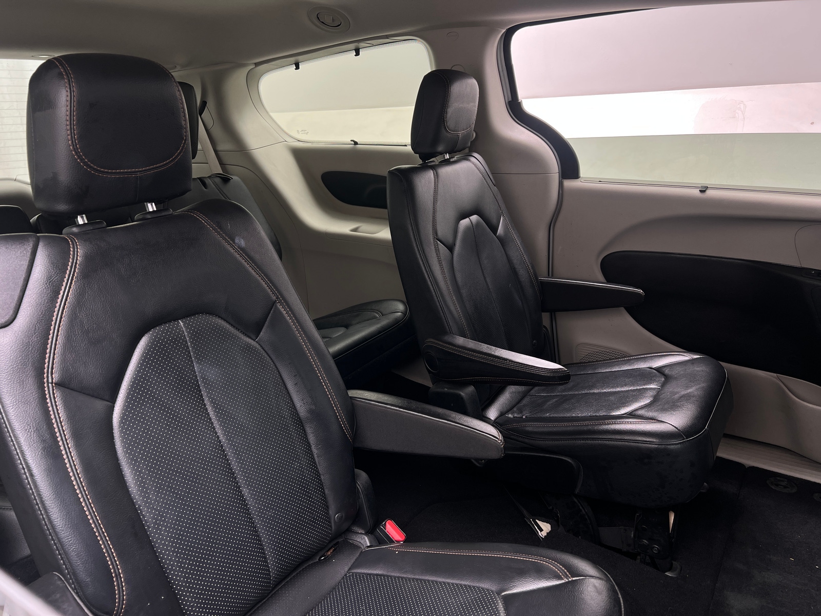 Thumbnail: 2018 Chrysler Pacifica - 5