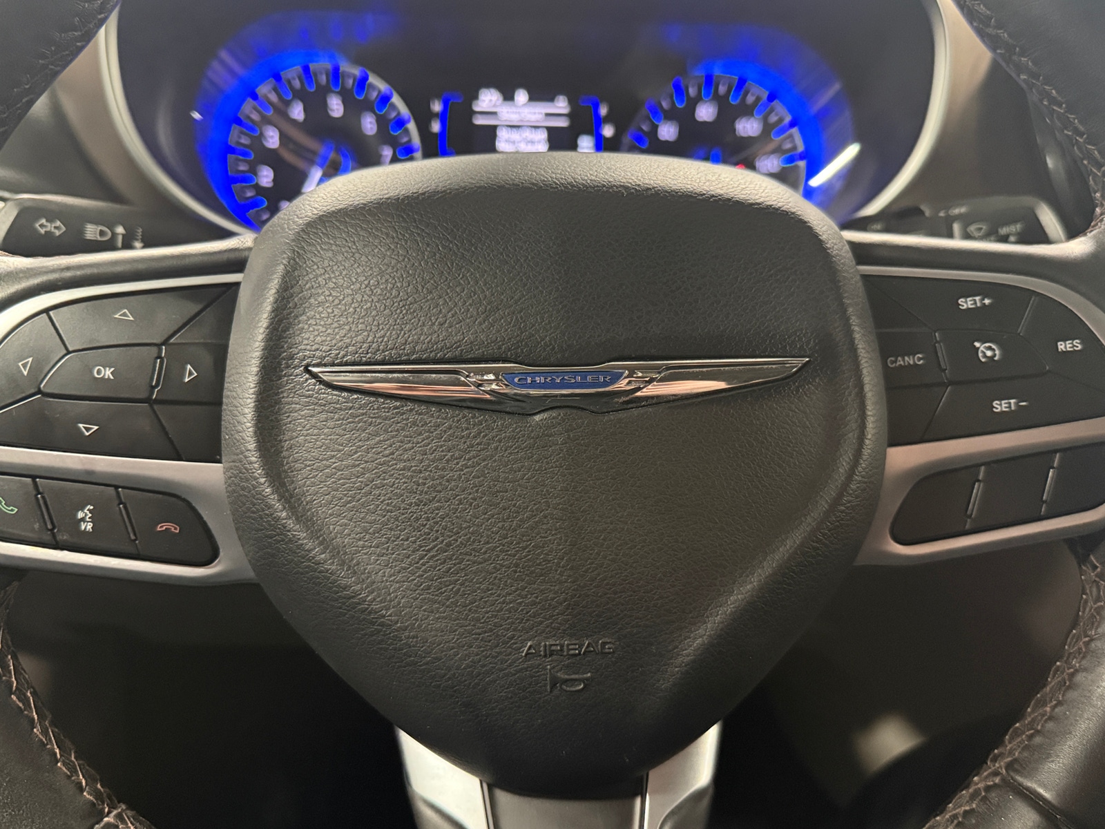 Thumbnail: 2018 Chrysler Pacifica - 4