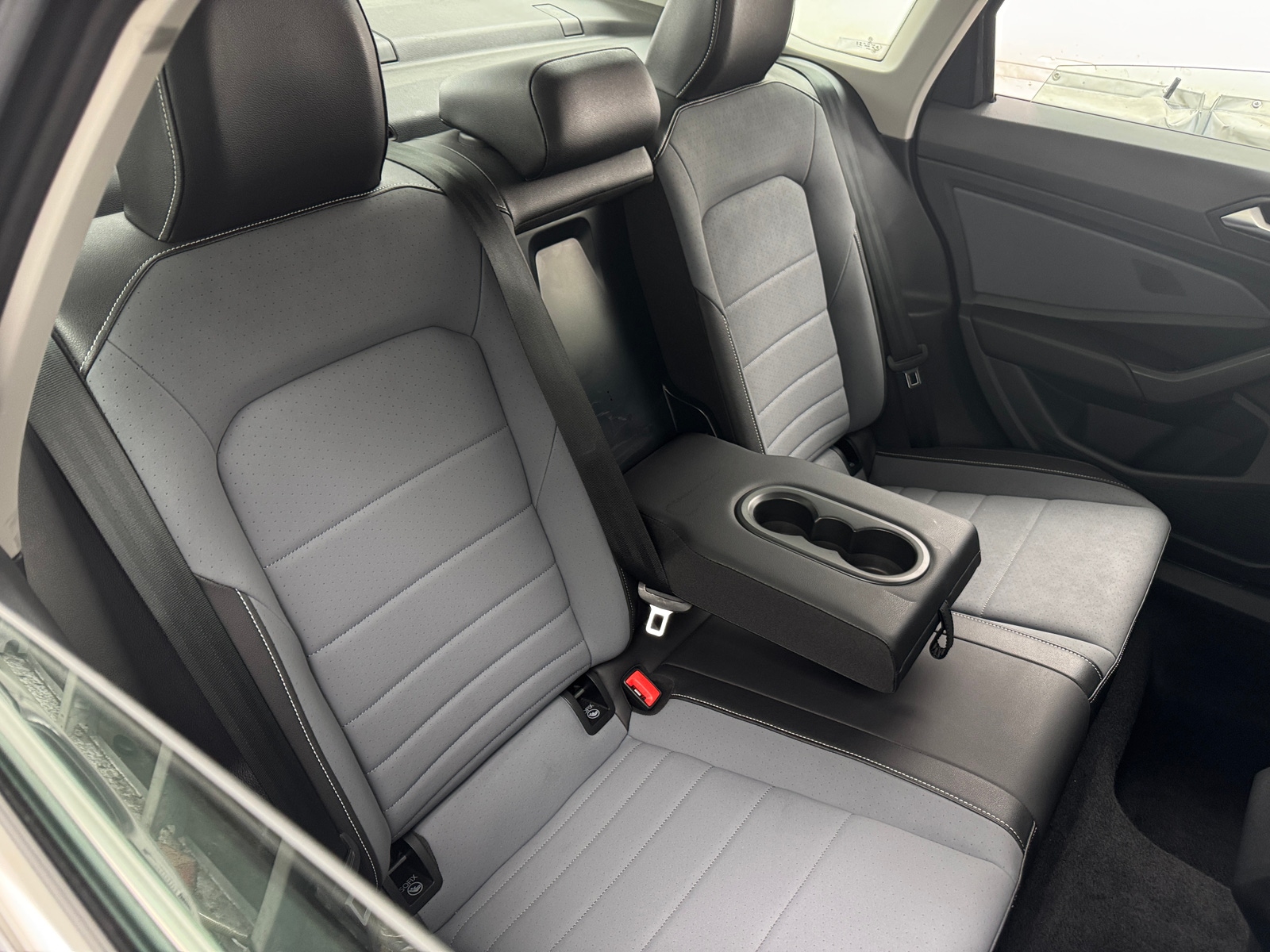 Thumbnail: 2025 Volkswagen Jetta - 5