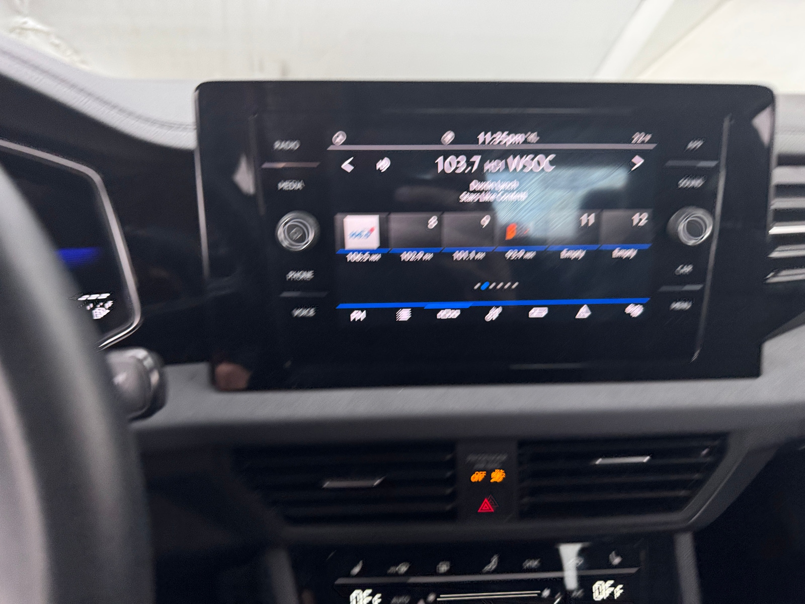 Thumbnail: 2025 Volkswagen Jetta - 3