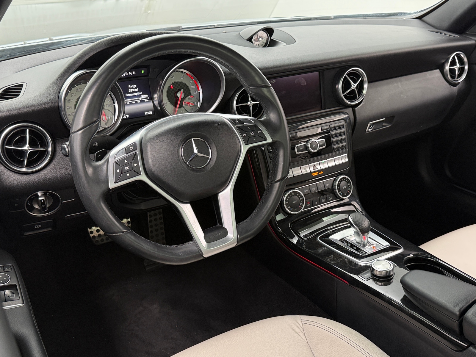 Thumbnail: 2016 Mercedes-Benz SLK - 2