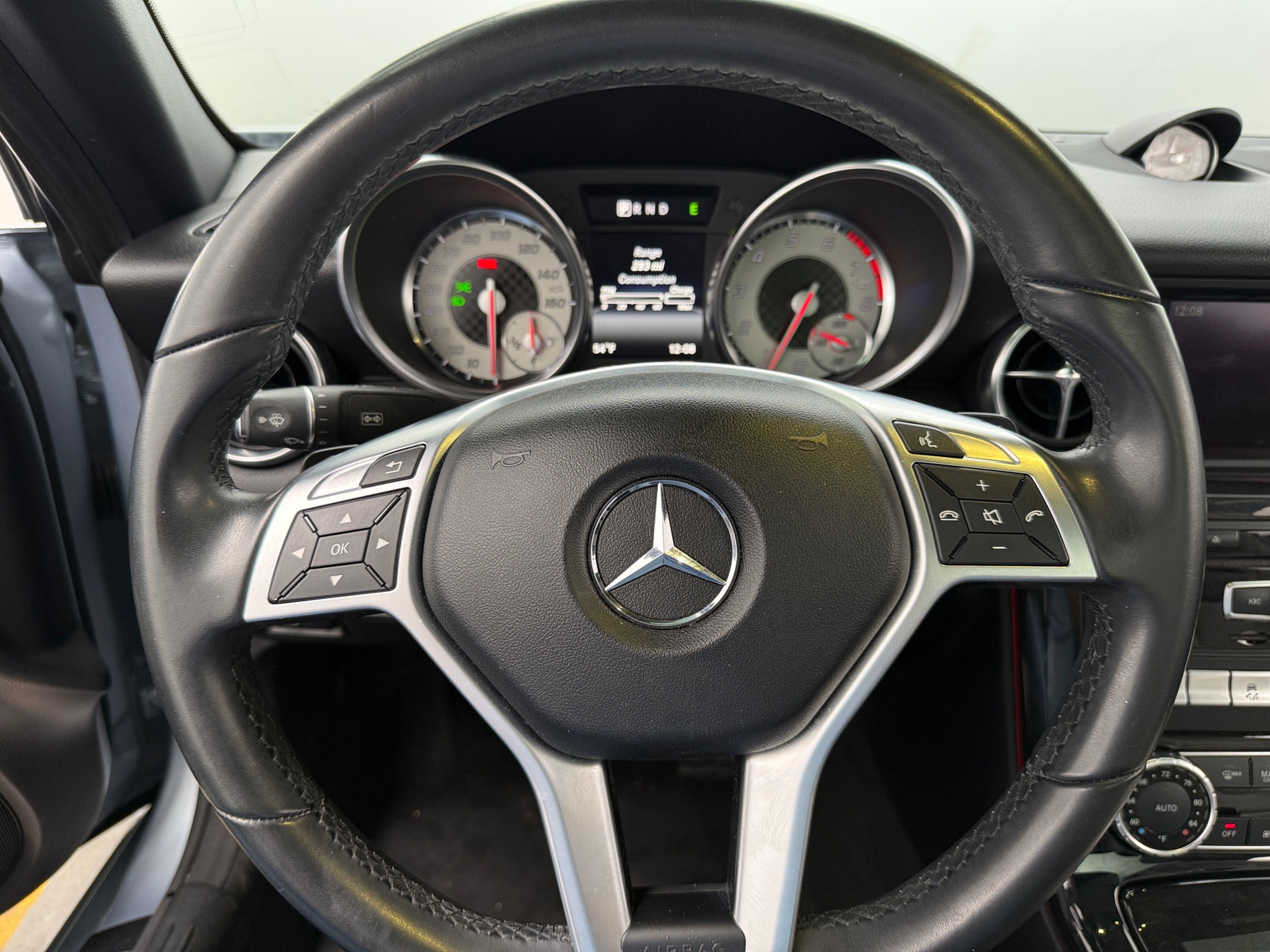 Thumbnail: 2016 Mercedes-Benz SLK - 4