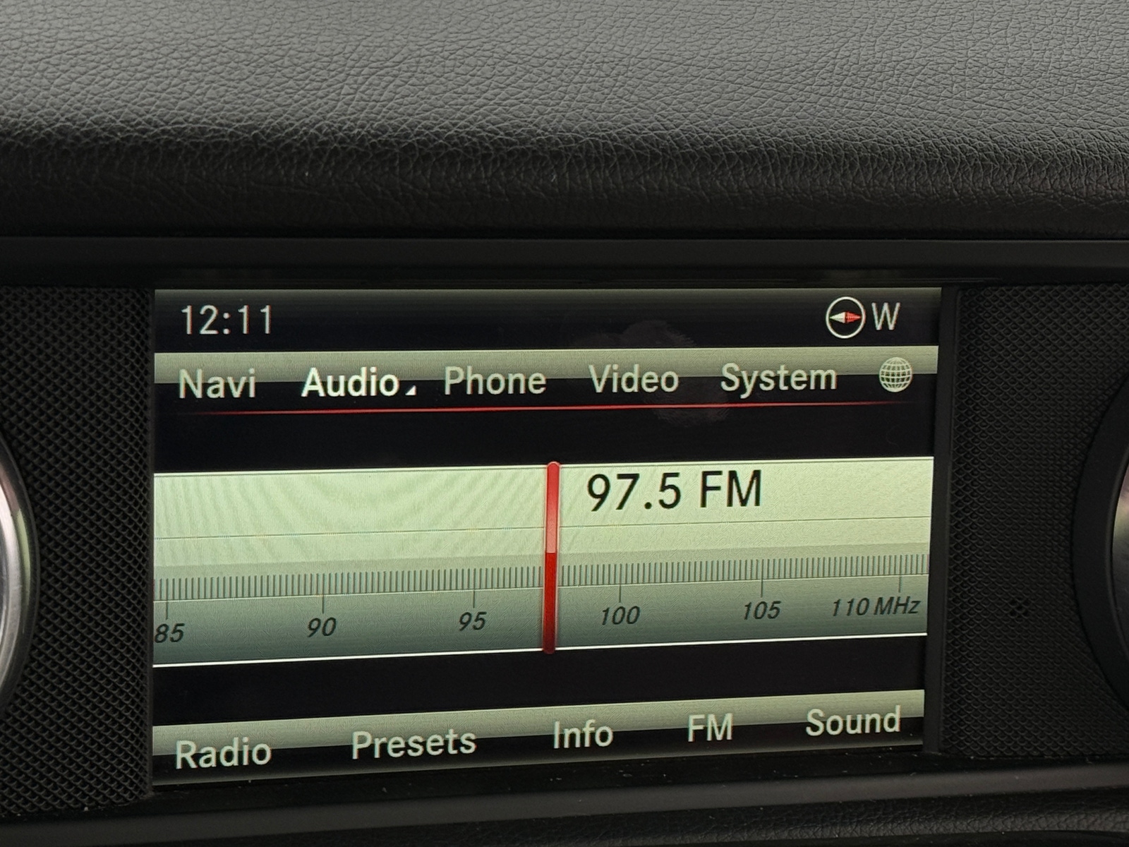 Thumbnail: 2016 Mercedes-Benz SLK - 3