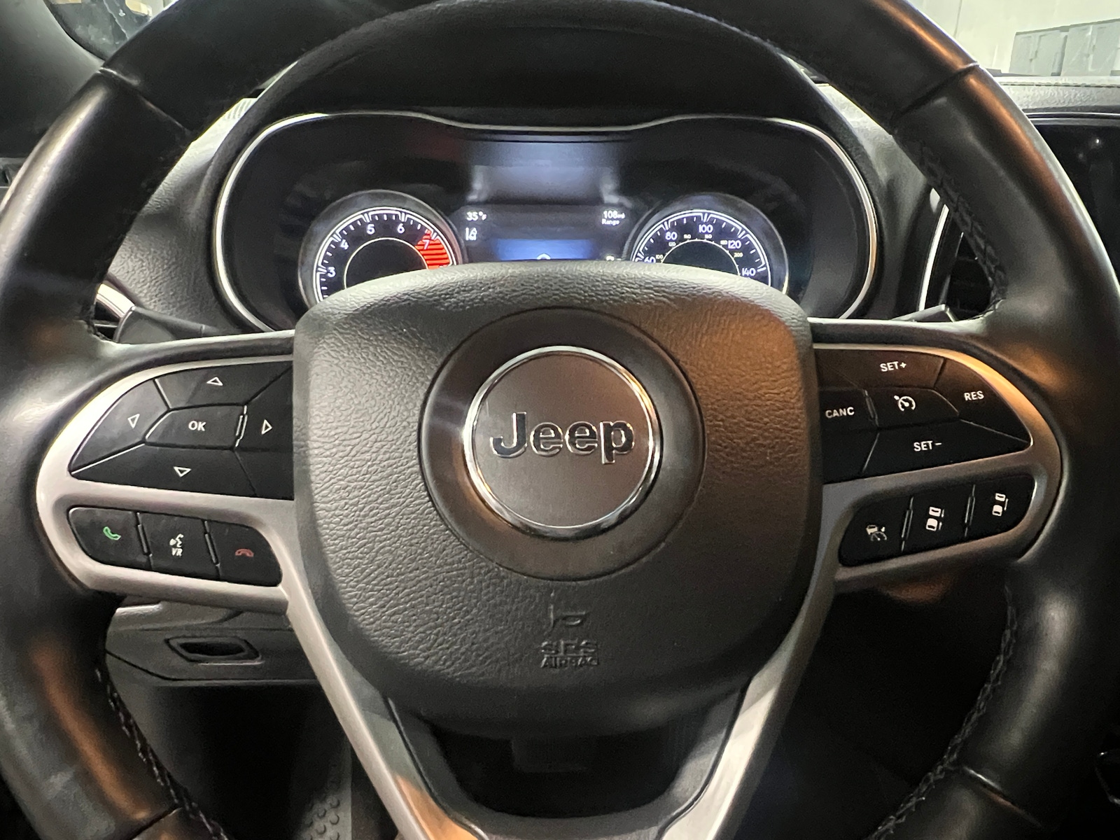 Thumbnail: 2019 Jeep Cherokee - 4