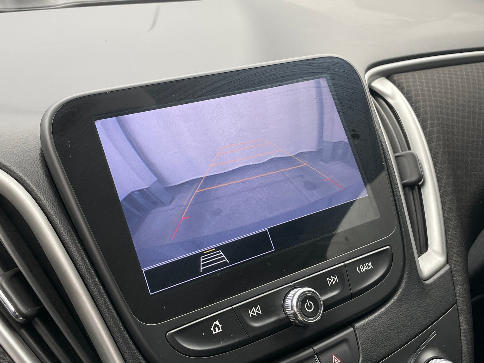 Thumbnail: 2022 Chevrolet Malibu - 4