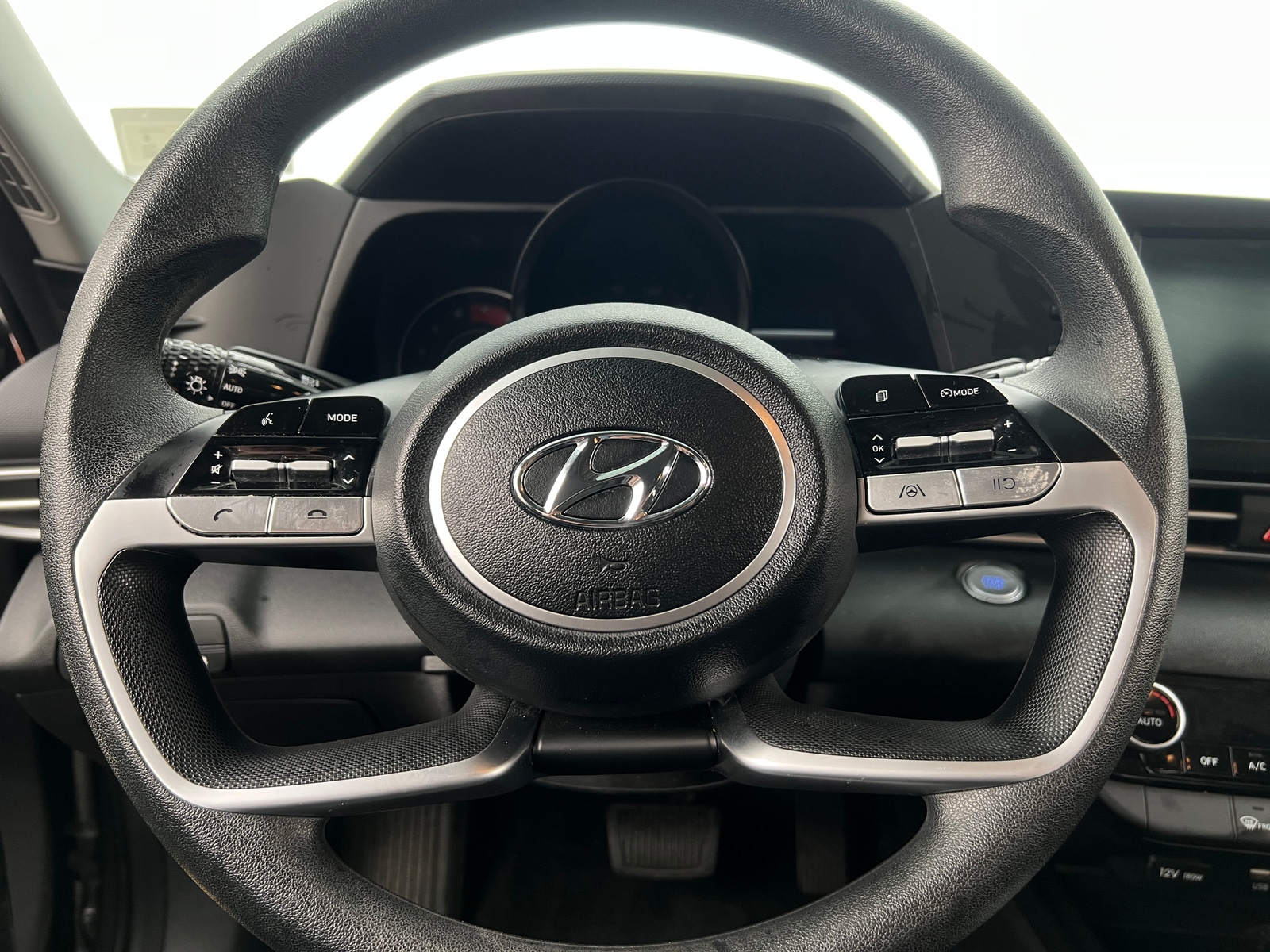 Thumbnail: 2023 Hyundai Elantra - 5