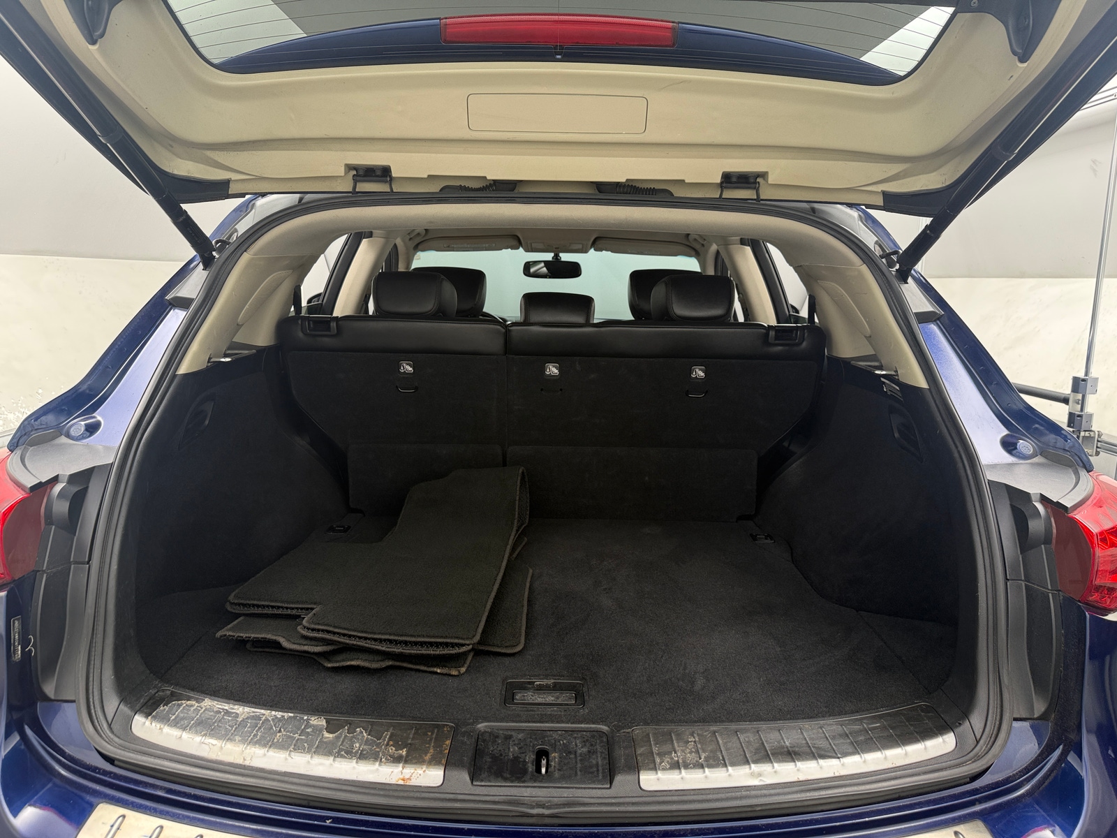 Thumbnail: 2013 INFINITI FX37 - 6