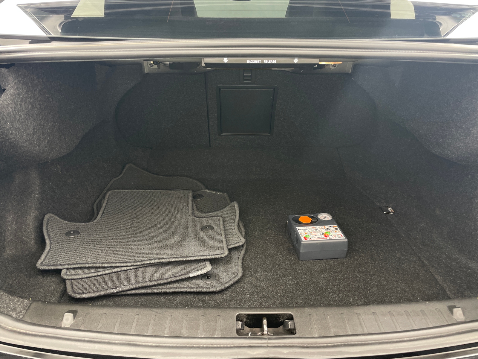 Thumbnail: 2017 Volvo S60 - 6