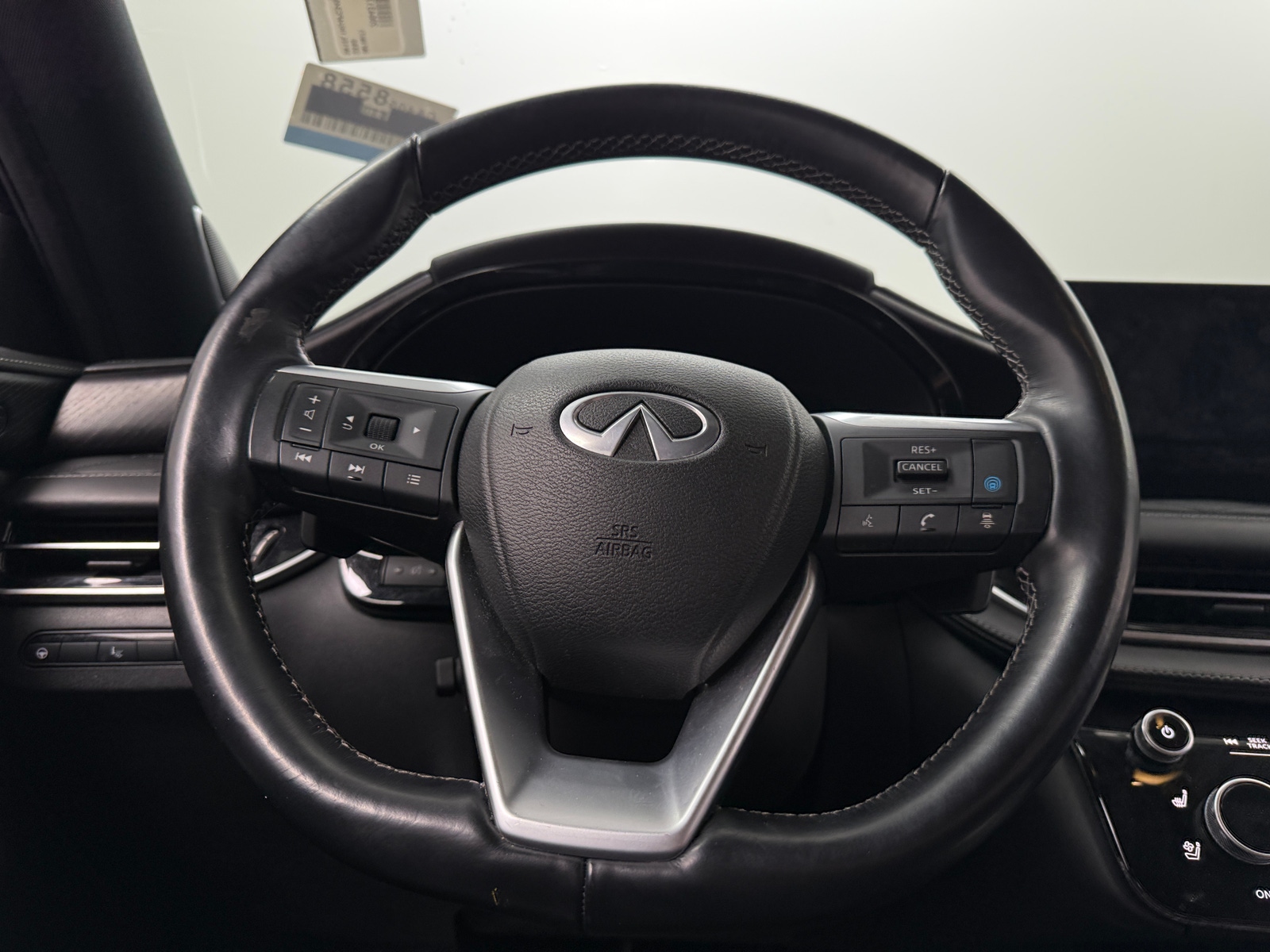 Thumbnail: 2023 INFINITI QX60 - 4