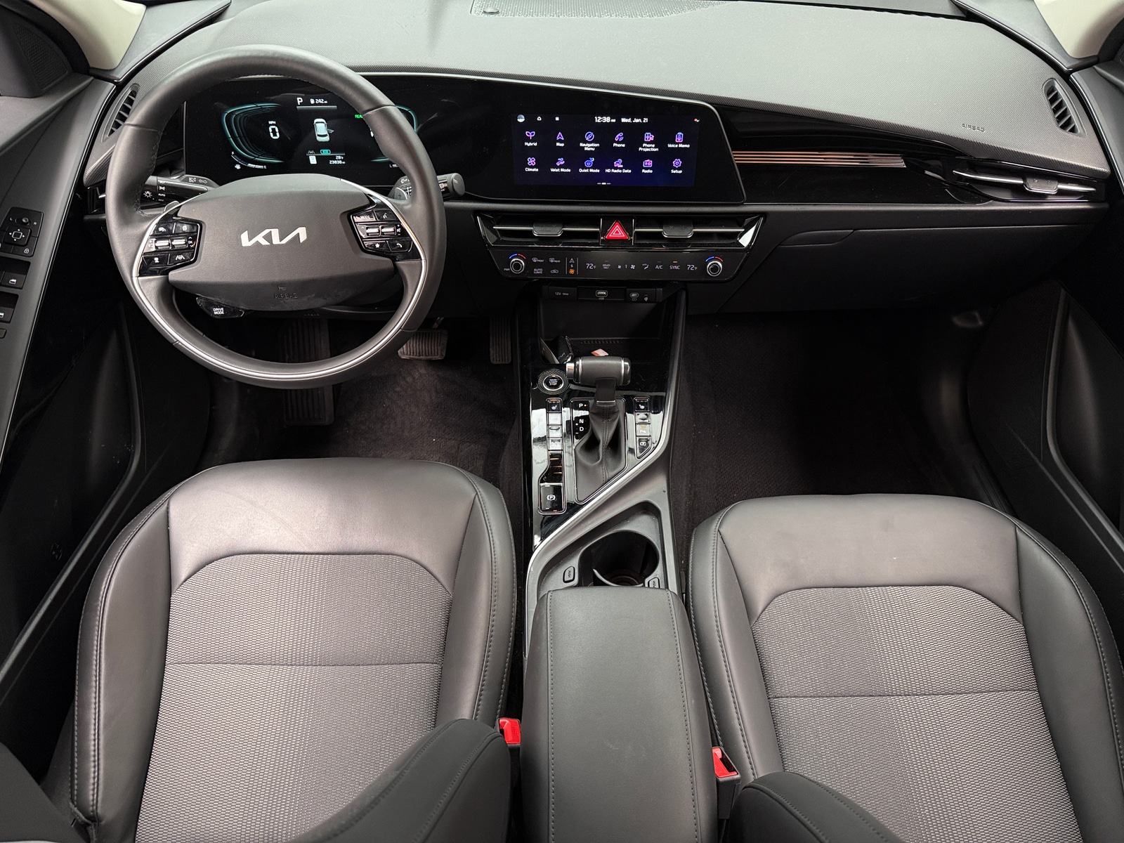 Thumbnail: 2023 Kia Niro - 3