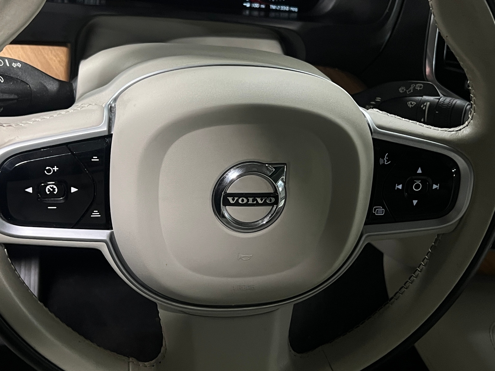 Thumbnail: 2021 Volvo XC90 - 4